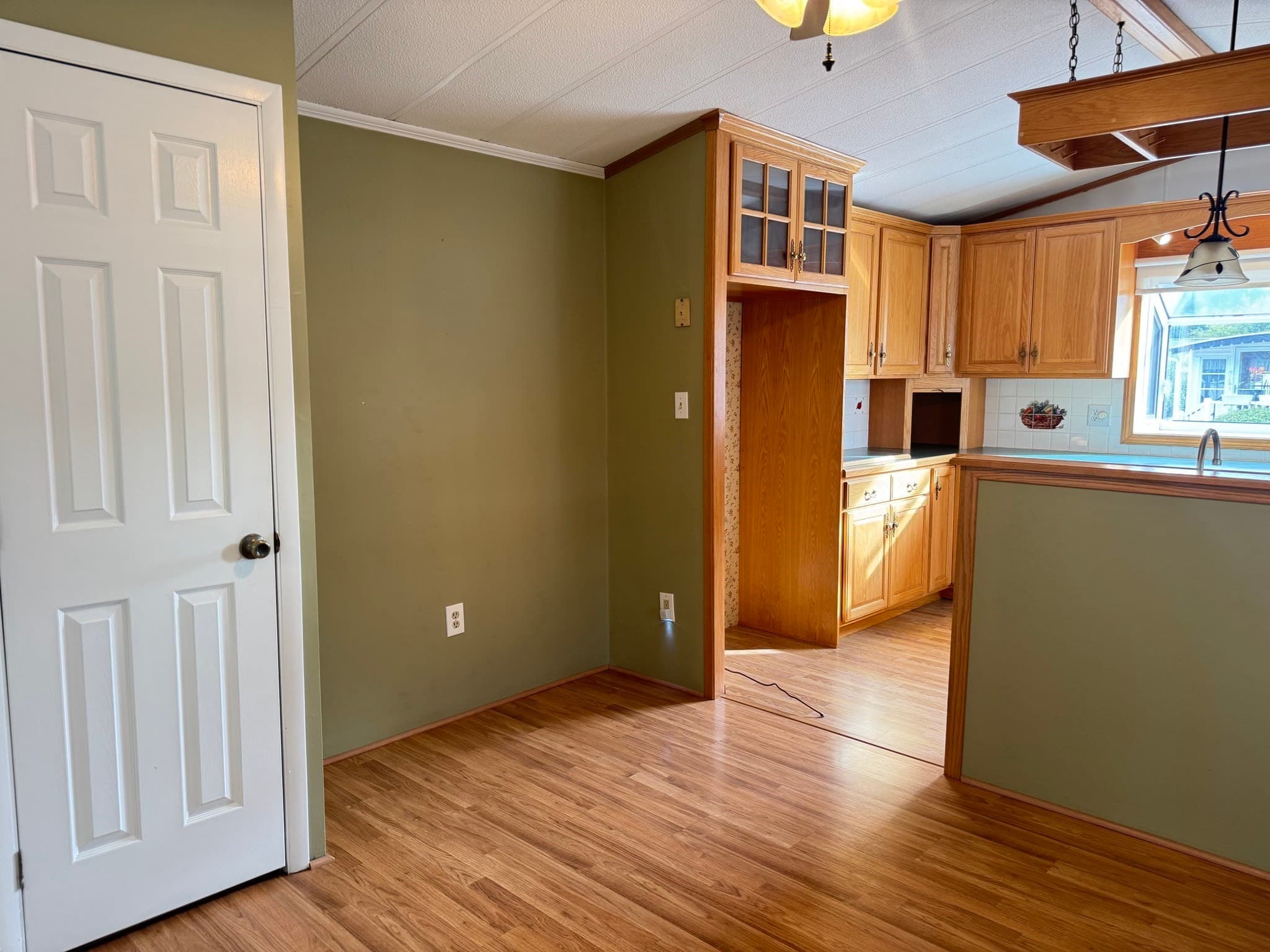 Mobile Home at 9 Shortway, Plainville MA 02762, Plainville, photo 7 of 28