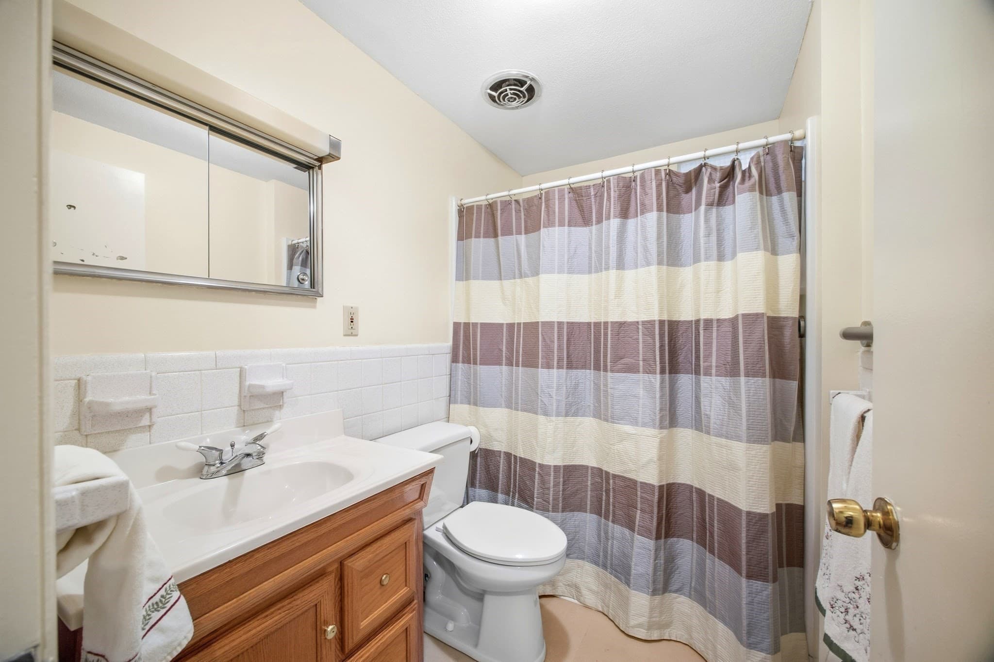 Single Family Residence at 2 Drake Lane, Holyoke MA 01040, Holyoke, photo 19 of 27