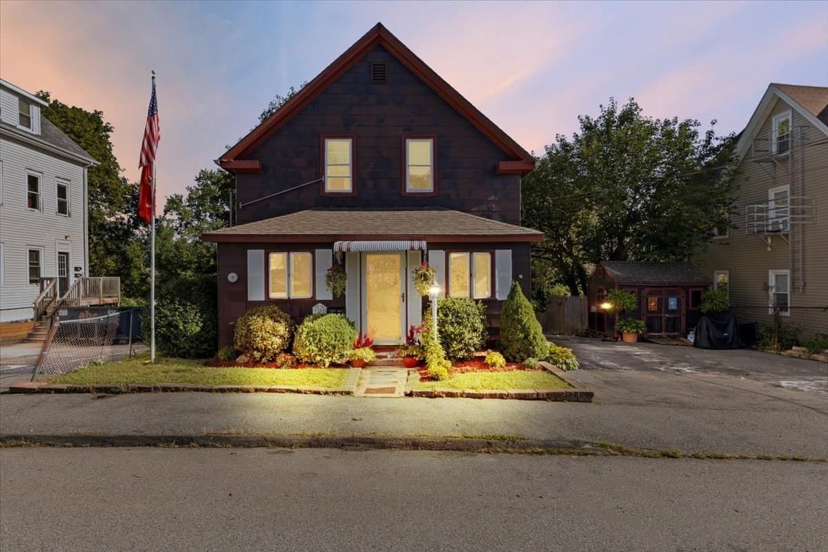 35 Godfrey St, Taunton MA 02780