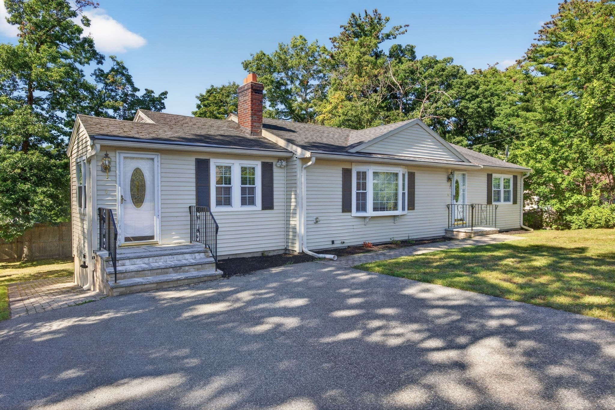 Single Family Residence at 7 Madeline Rd, Tewksbury MA 01876, Tewksbury, photo 2 of 39