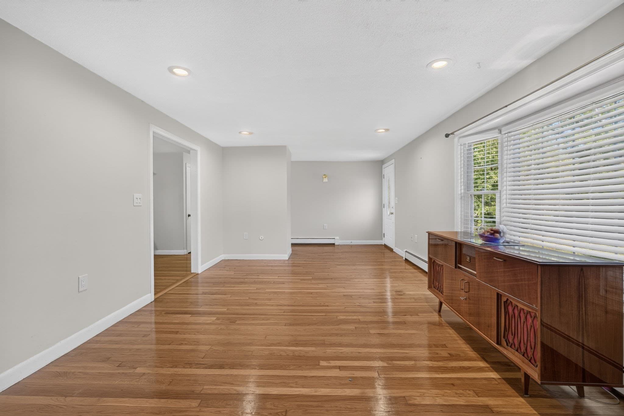 Single Family Residence at 7 Madeline Rd, Tewksbury MA 01876, Tewksbury, photo 12 of 39