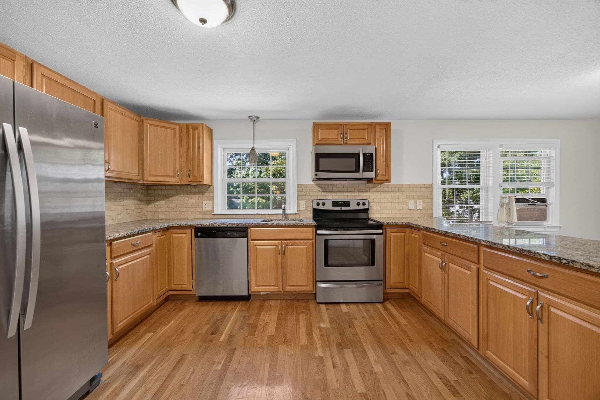 Single Family Residence at 7 Madeline Rd, Tewksbury MA 01876, Tewksbury, photo 3 of 39
