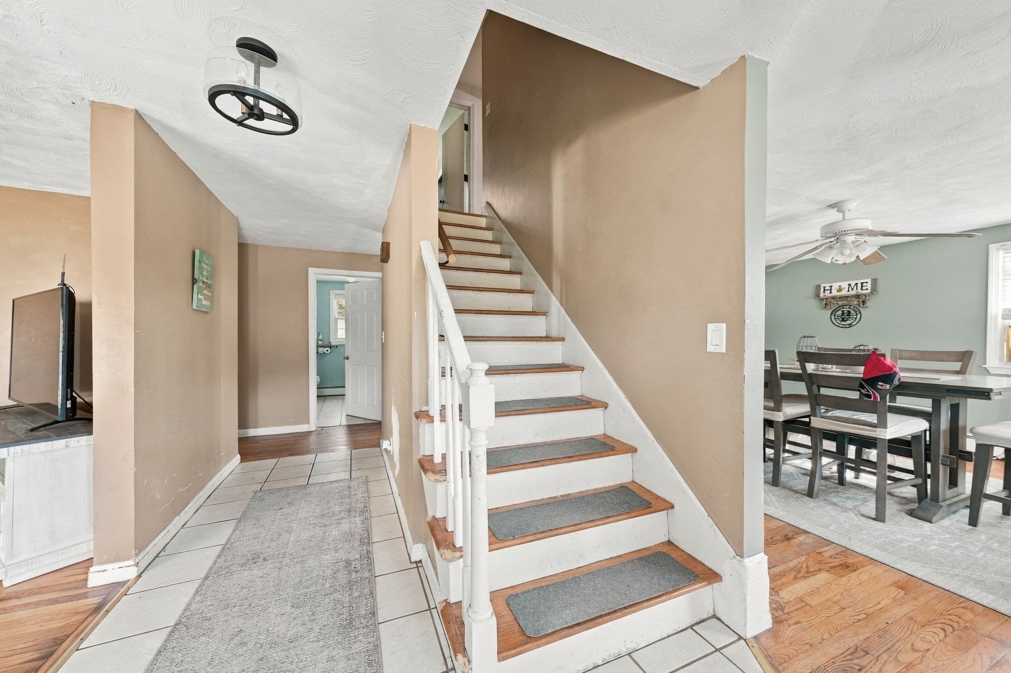 Single Family Residence at 3320 County St, Somerset MA 02726, Somerset, photo 9 of 28