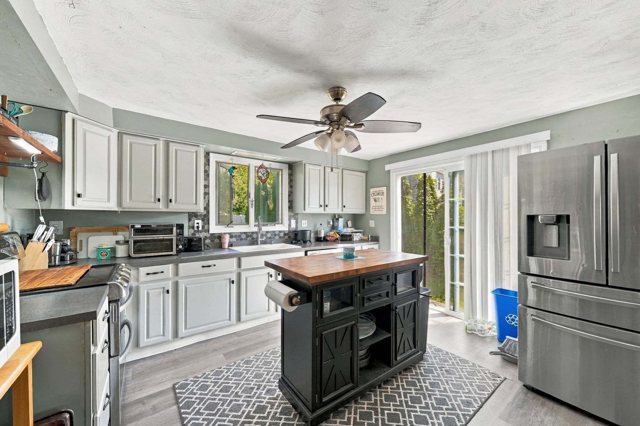 Single Family Residence at 3320 County St, Somerset MA 02726, Somerset, photo 4 of 28
