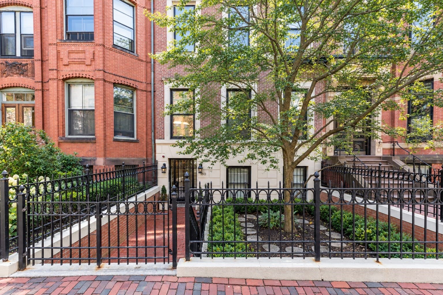 180 Marlborough St # 2, Boston MA 02116