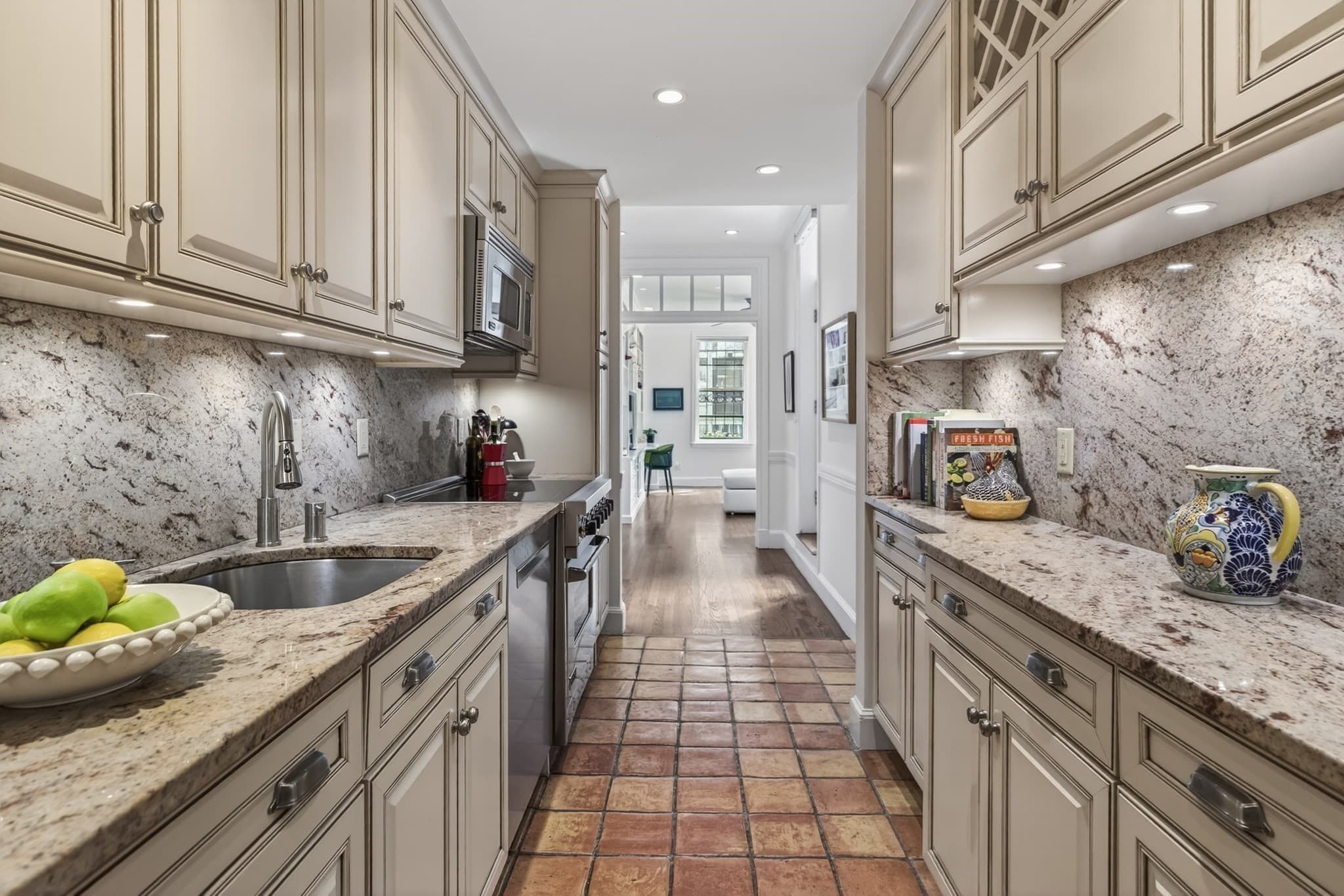 Condominium at 180 Marlborough St # 2, Boston MA 02116, photo 9 of 28