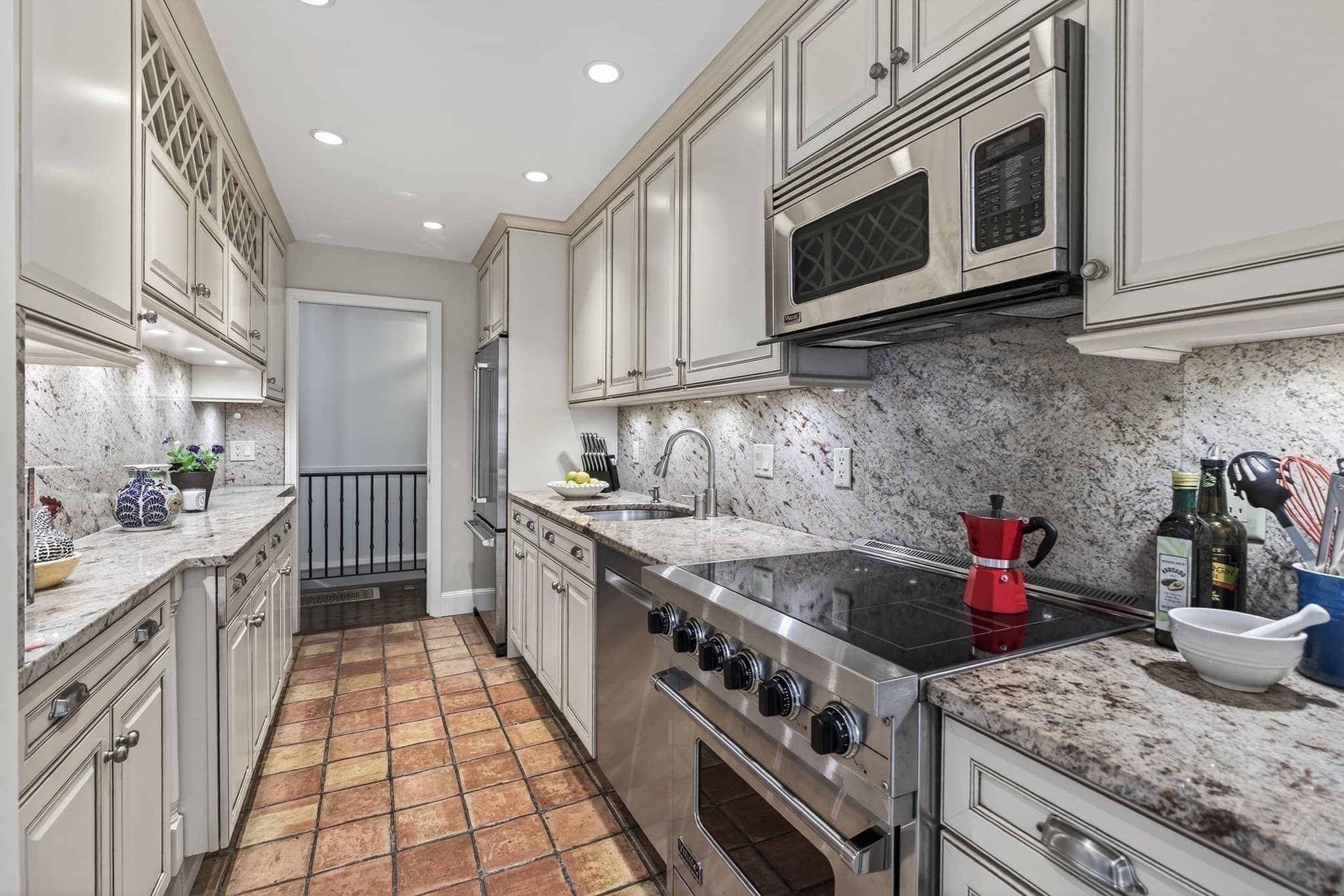 Condominium at 180 Marlborough St # 2, Boston MA 02116, photo 10 of 28