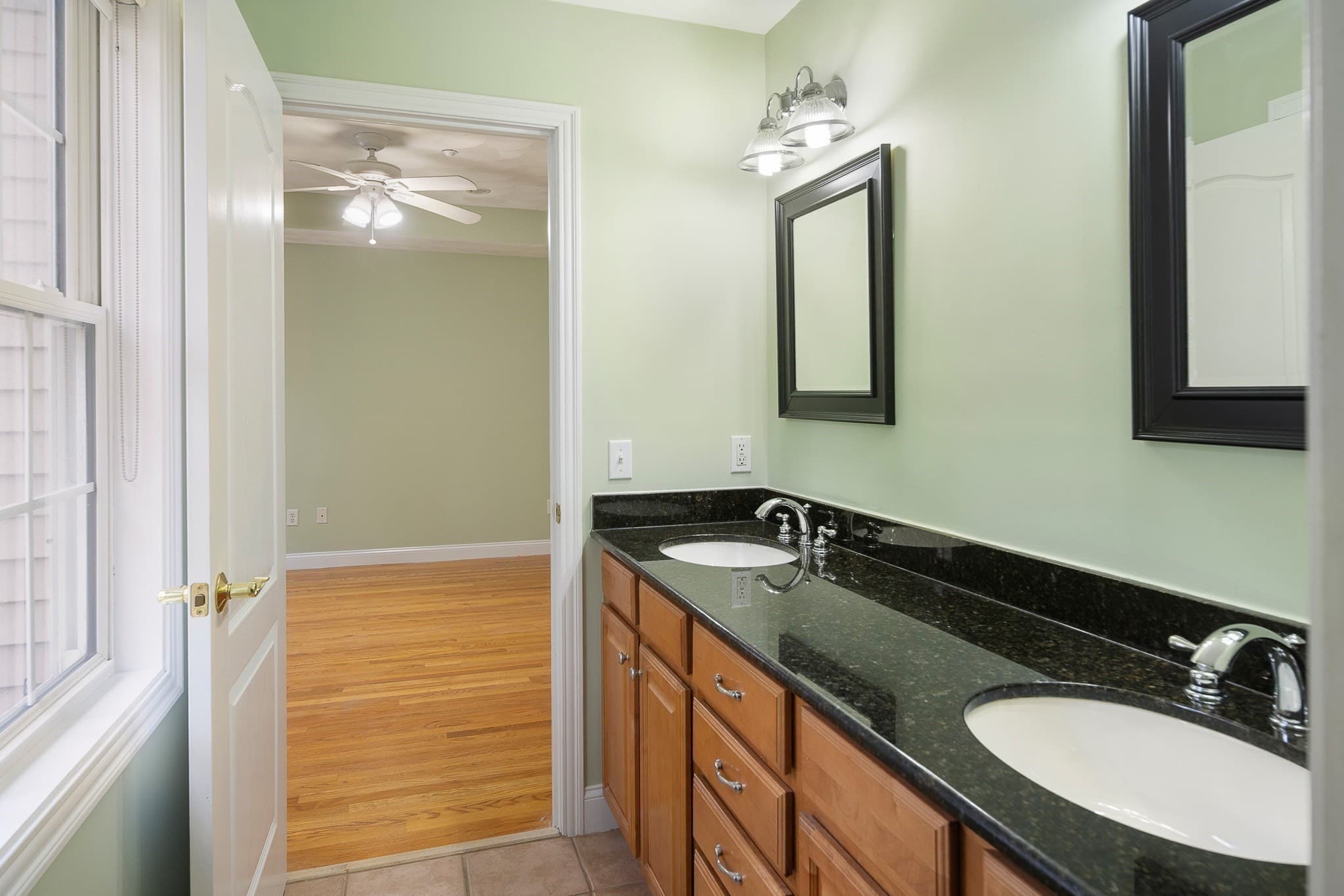 Condominium at 824 Main St. # 3, Wakefield MA 01880, Wakefield, photo 27 of 33