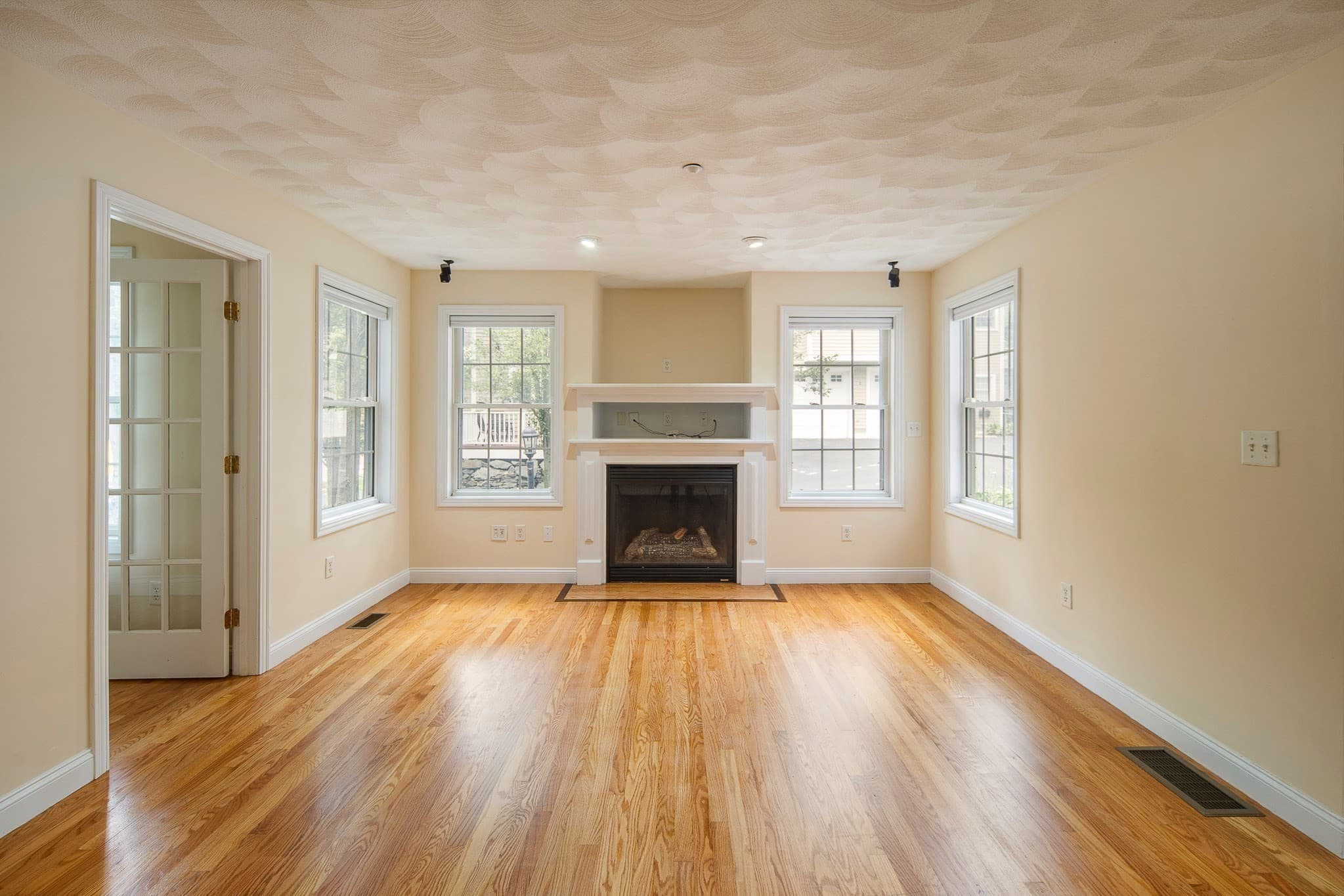 Condominium at 824 Main St. # 3, Wakefield MA 01880, Wakefield, photo 17 of 33