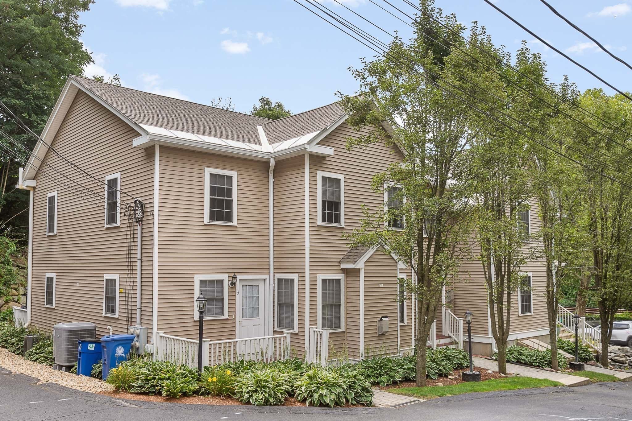 Condominium at 824 Main St. # 3, Wakefield MA 01880, Wakefield, photo 3 of 33