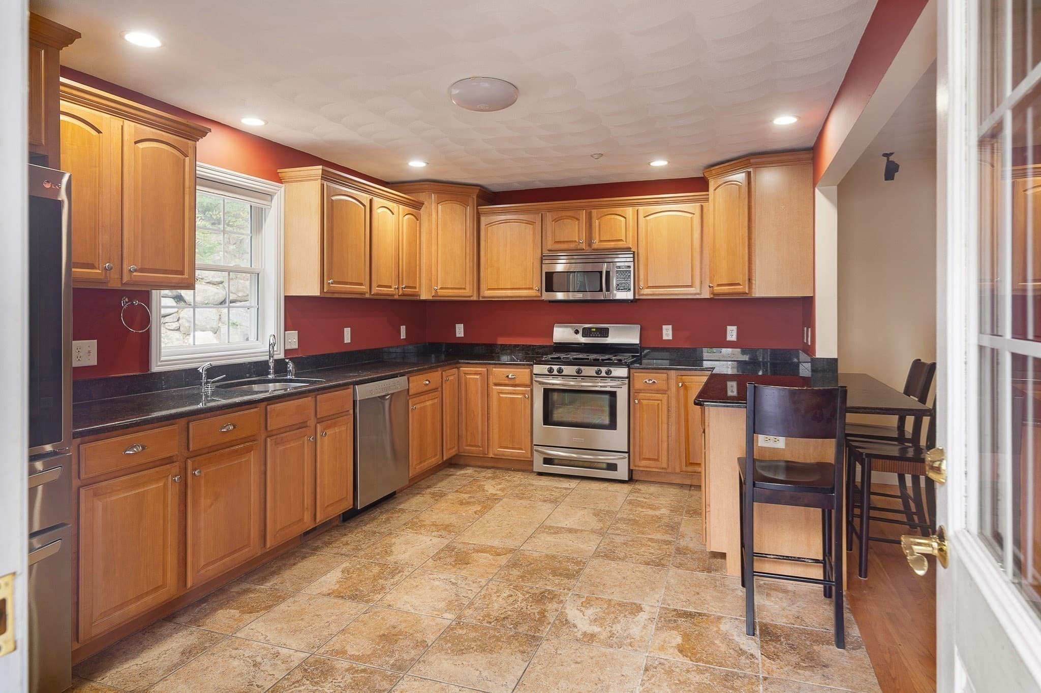 Condominium at 824 Main St. # 3, Wakefield MA 01880, Wakefield, photo 9 of 33