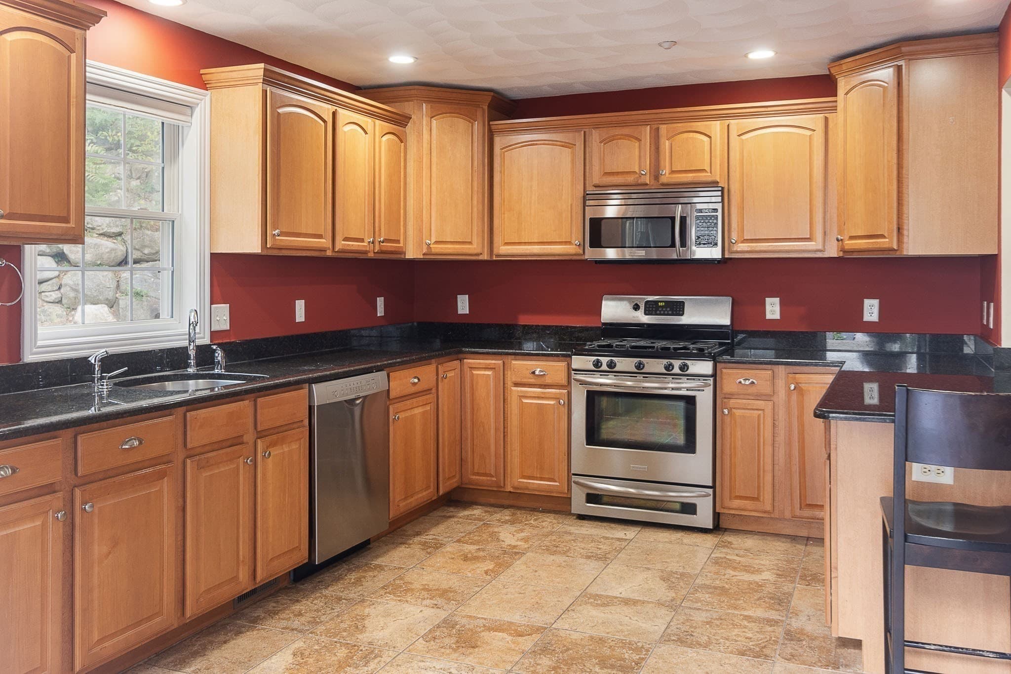 Condominium at 824 Main St. # 3, Wakefield MA 01880, Wakefield, photo 10 of 33