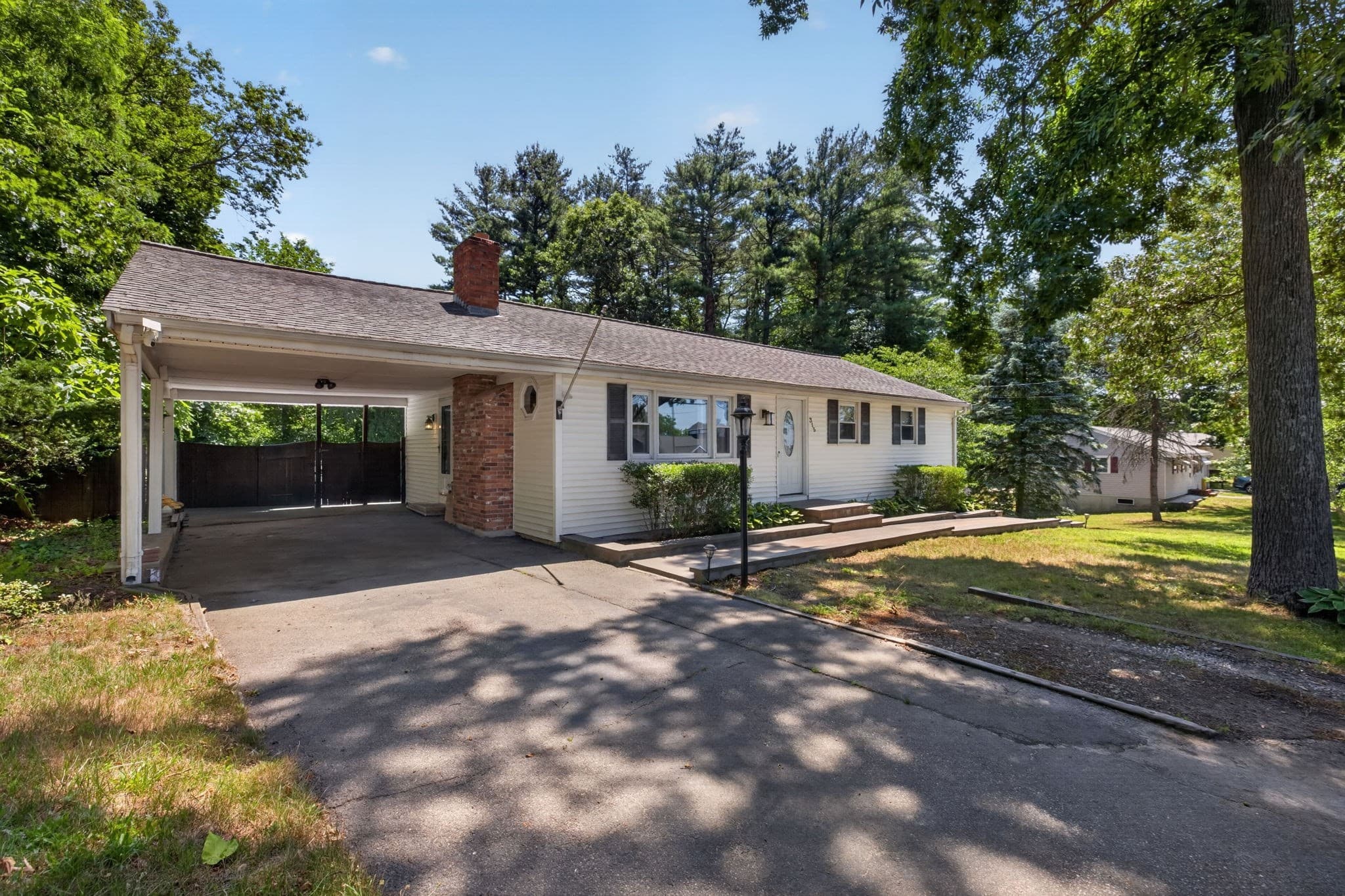 315 Broadway, Raynham MA 02767