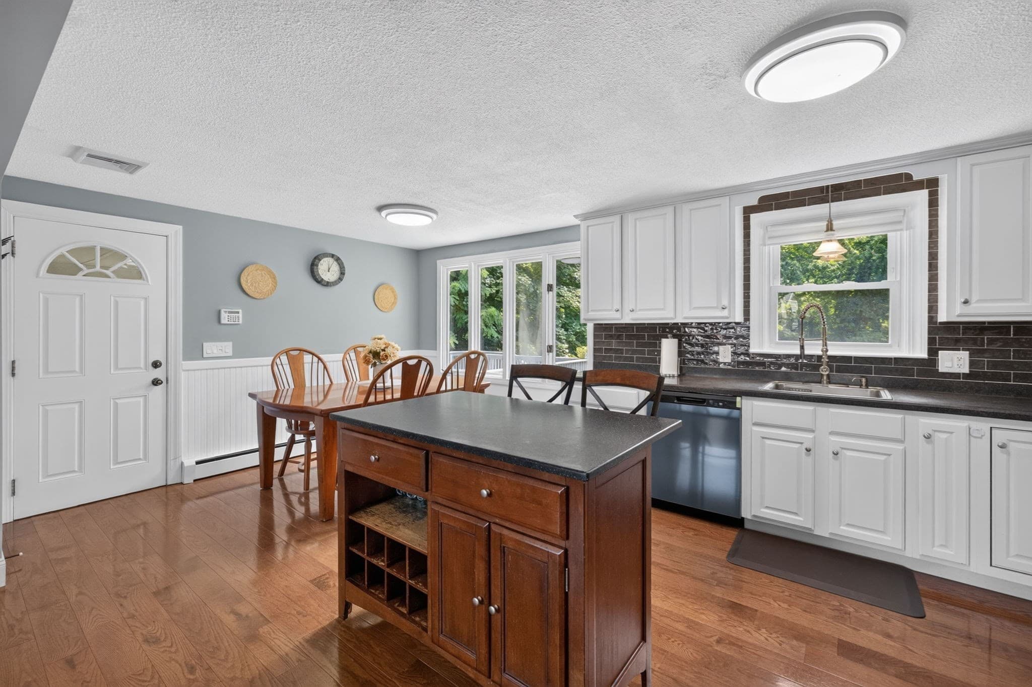 Single Family Residence at 315 Broadway, Raynham MA 02767, Raynham, photo 4 of 40