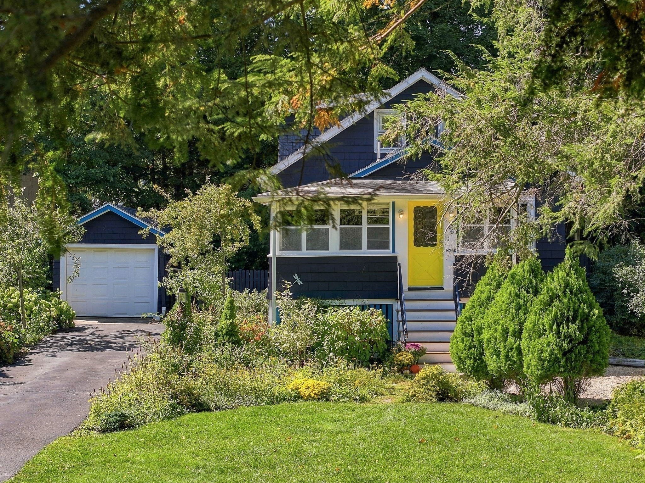 Single Family Residence at 46 Maple Rd, Melrose MA 02176, photo 3 of 33