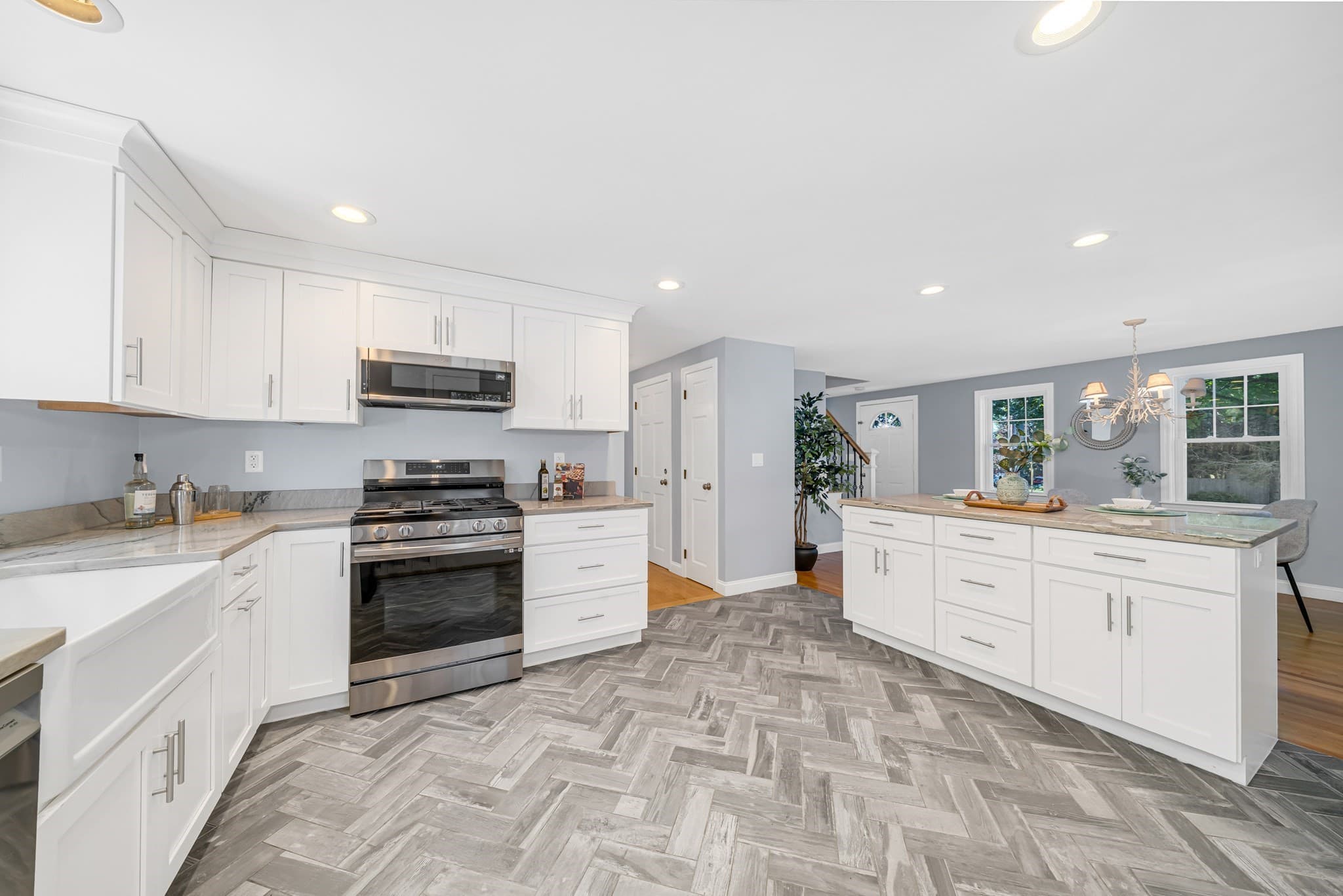 Single Family Residence at 2 Hunter Dr, Newburyport MA 01950, Newburyport, photo 6 of 36