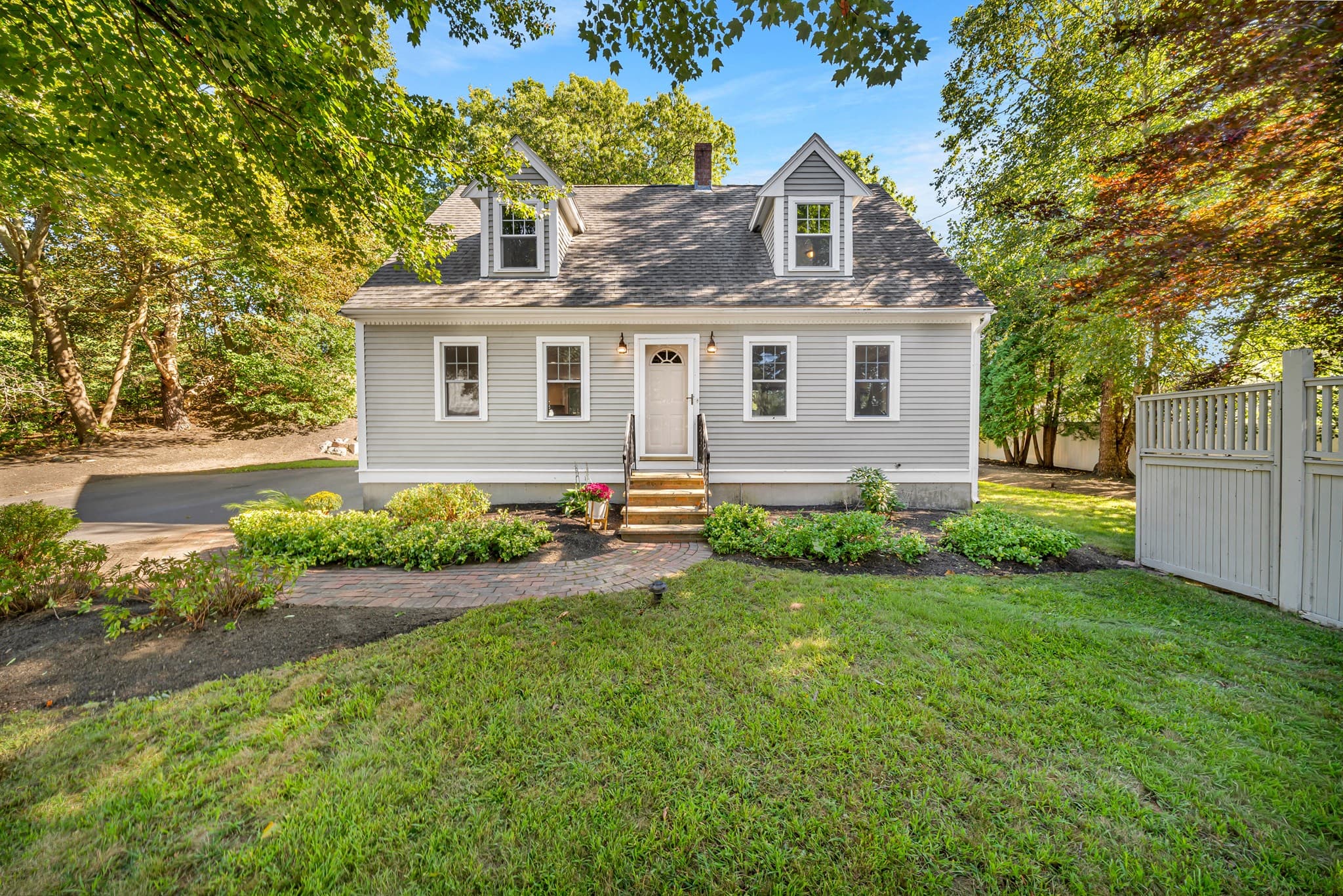 2 Hunter Dr, Newburyport MA 01950