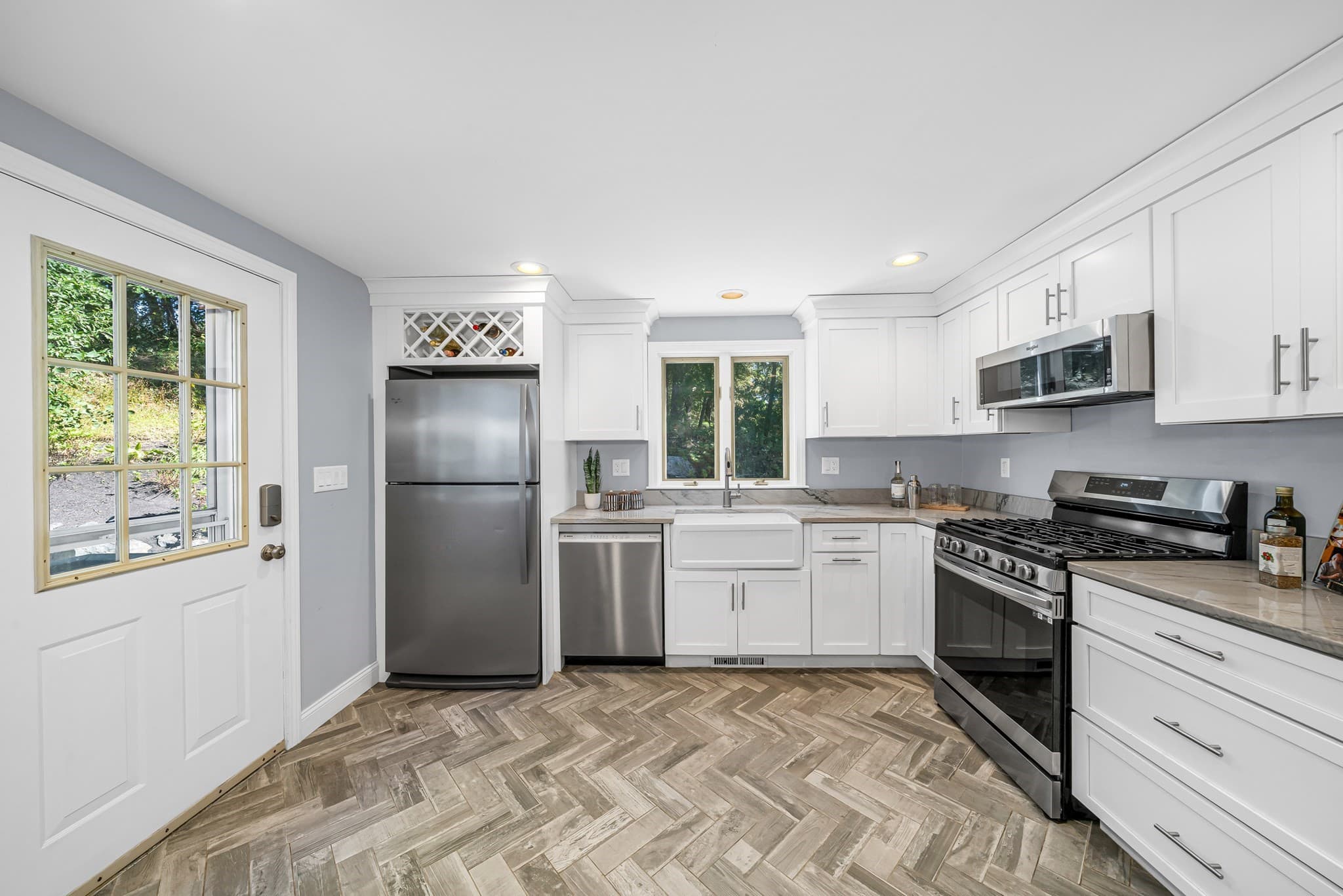 Single Family Residence at 2 Hunter Dr, Newburyport MA 01950, Newburyport, photo 5 of 36