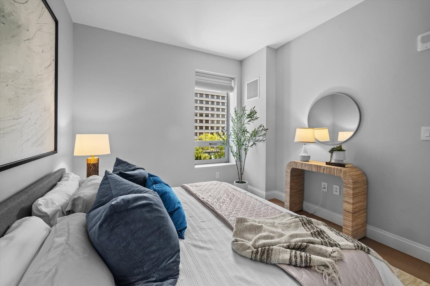 Condominium at 100 Shawmut # 414, Boston MA 02118, photo 10 of 27