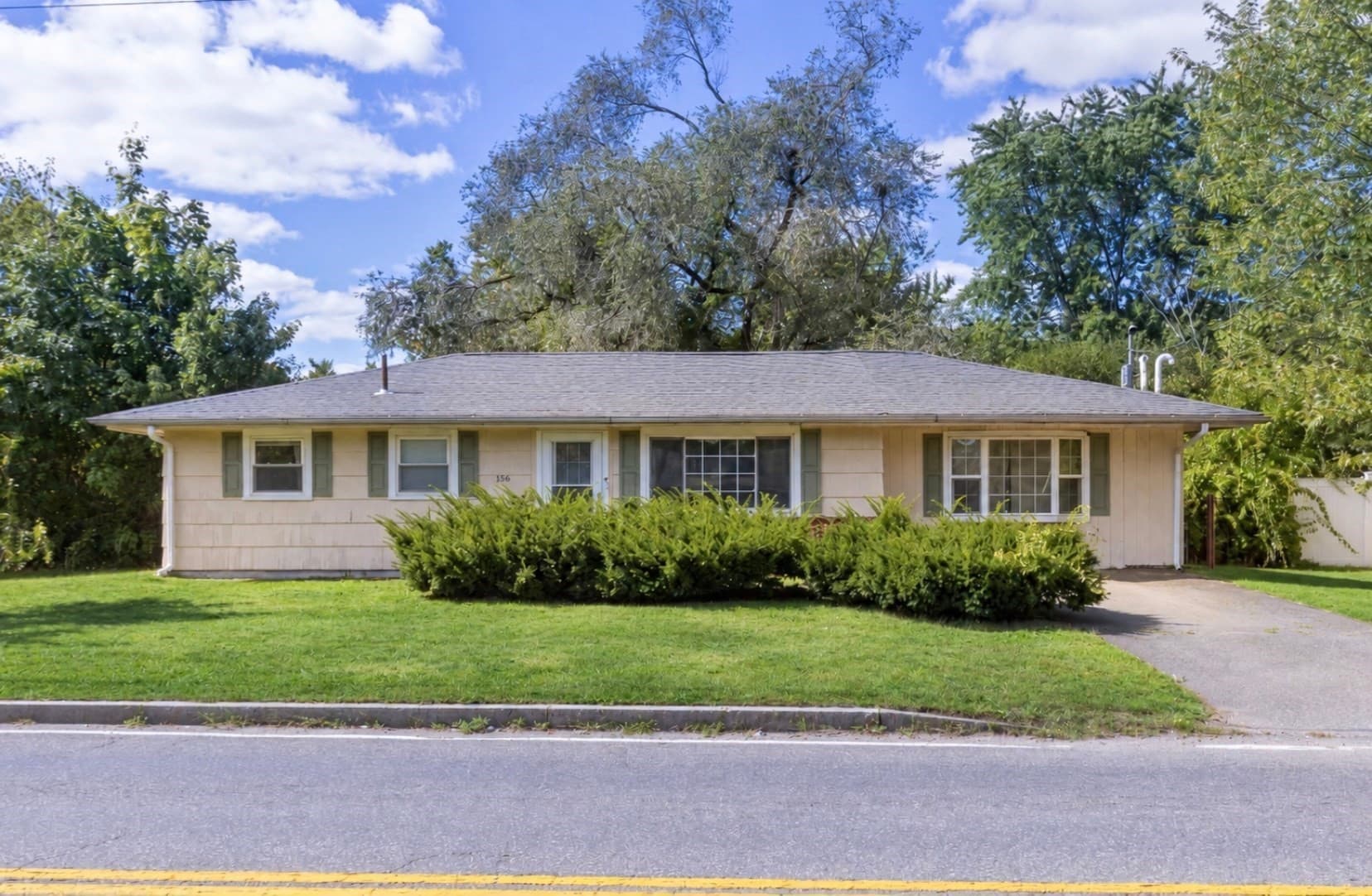 156 Boundary St, Brockton MA 02302