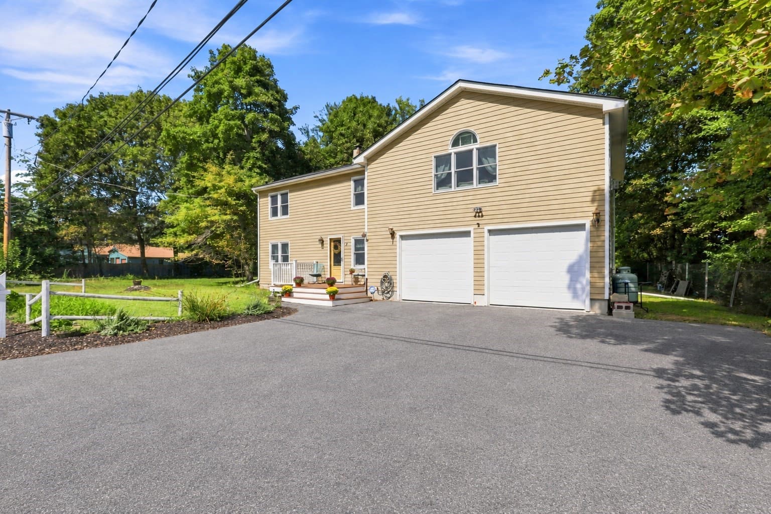 Single Family Residence at 7 Chute Rd, Newbury MA 01922, Newbury, photo 2 of 24
