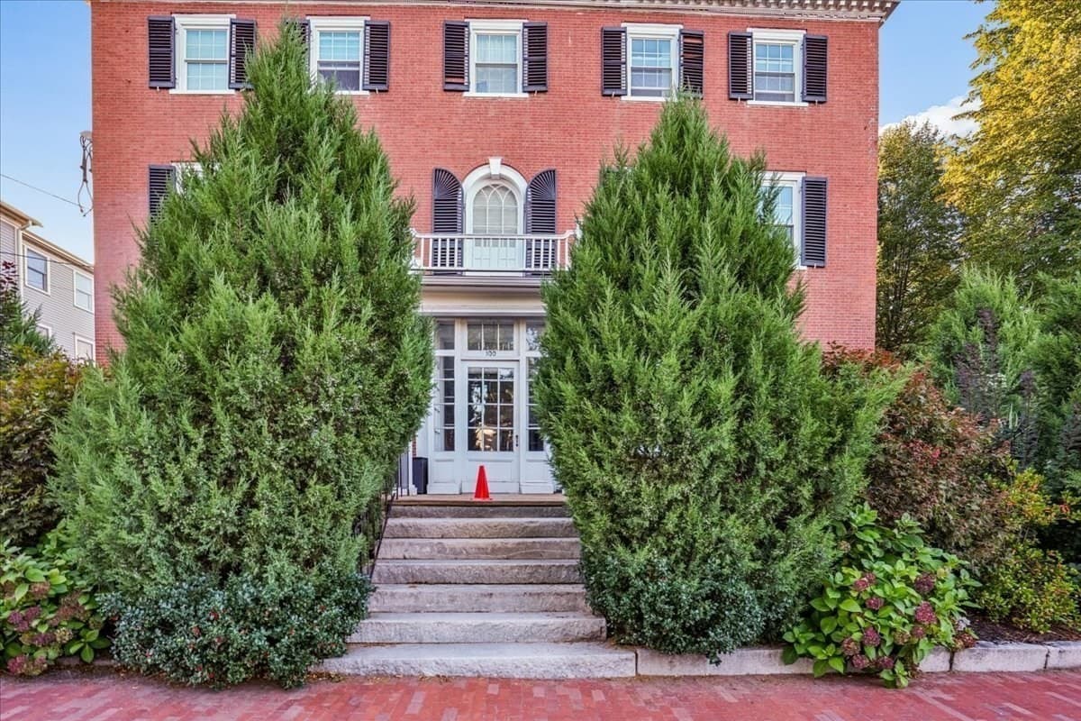 Condominium at 100 State St # 8, Newburyport MA 01950, Newburyport, photo 2 of 40