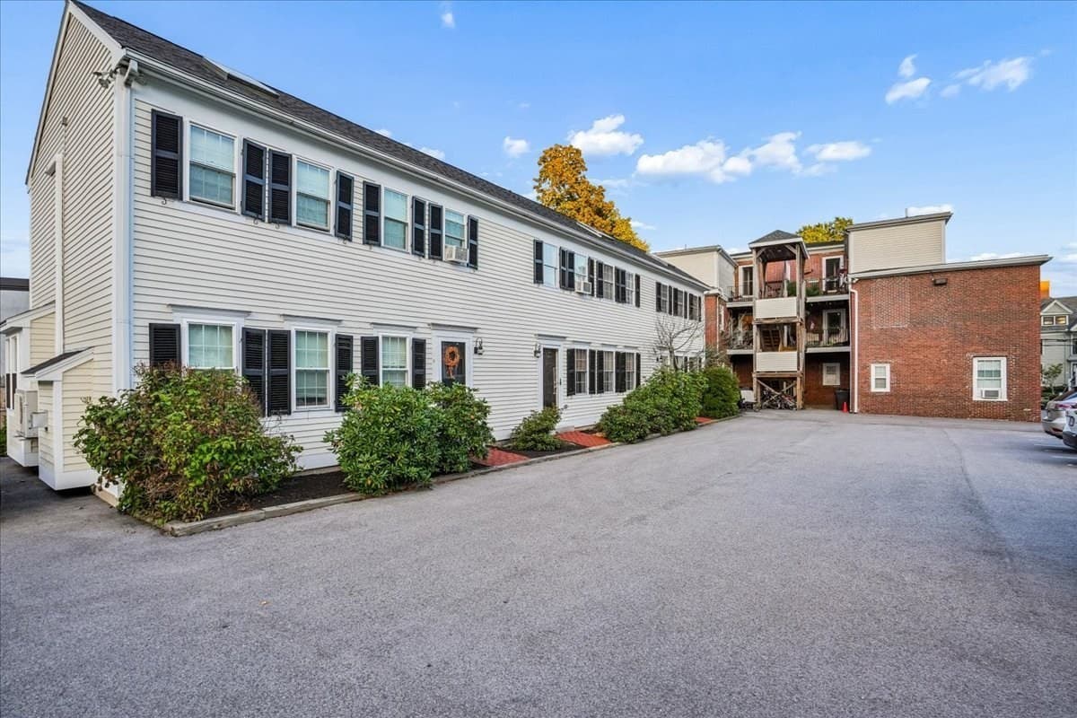 Condominium at 100 State St # 8, Newburyport MA 01950, Newburyport, photo 6 of 40