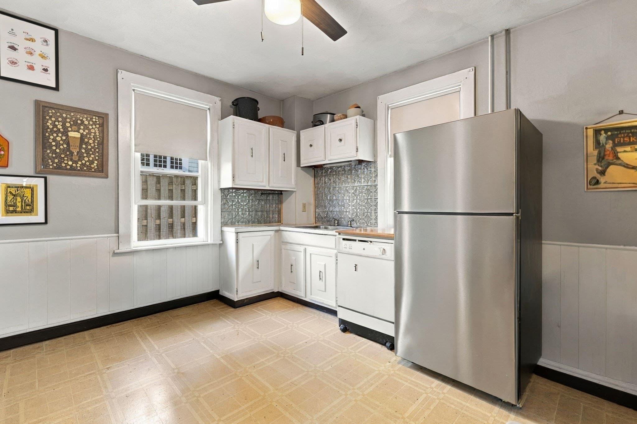 2 Family - 2 Units Up/Down at 5 Willow Ave, Salem MA 01970, Salem, photo 17 of 25