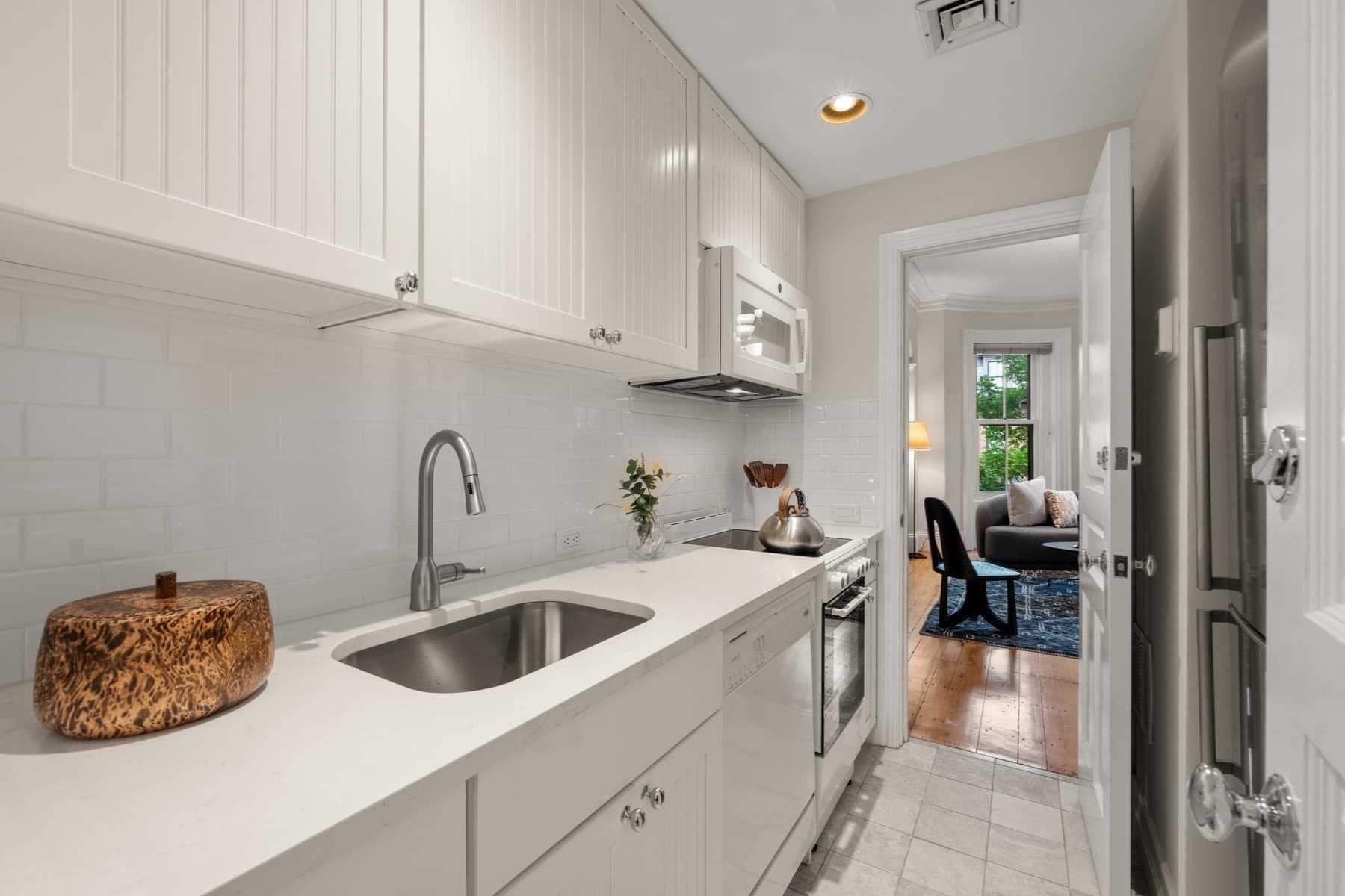 Condominium at 4 Claremont Park # 2, Boston MA 02118, photo 8 of 23