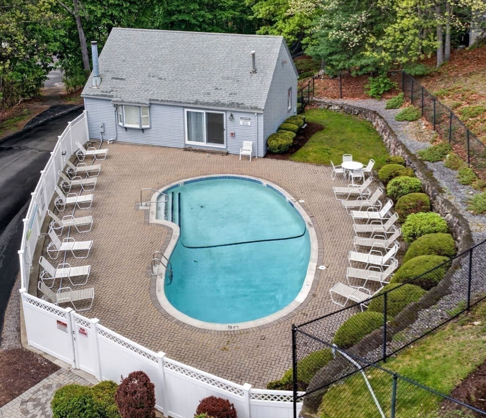 Condominium at 4 Oak Ridge # 1, Maynard MA 01754, Maynard, photo 23 of 27