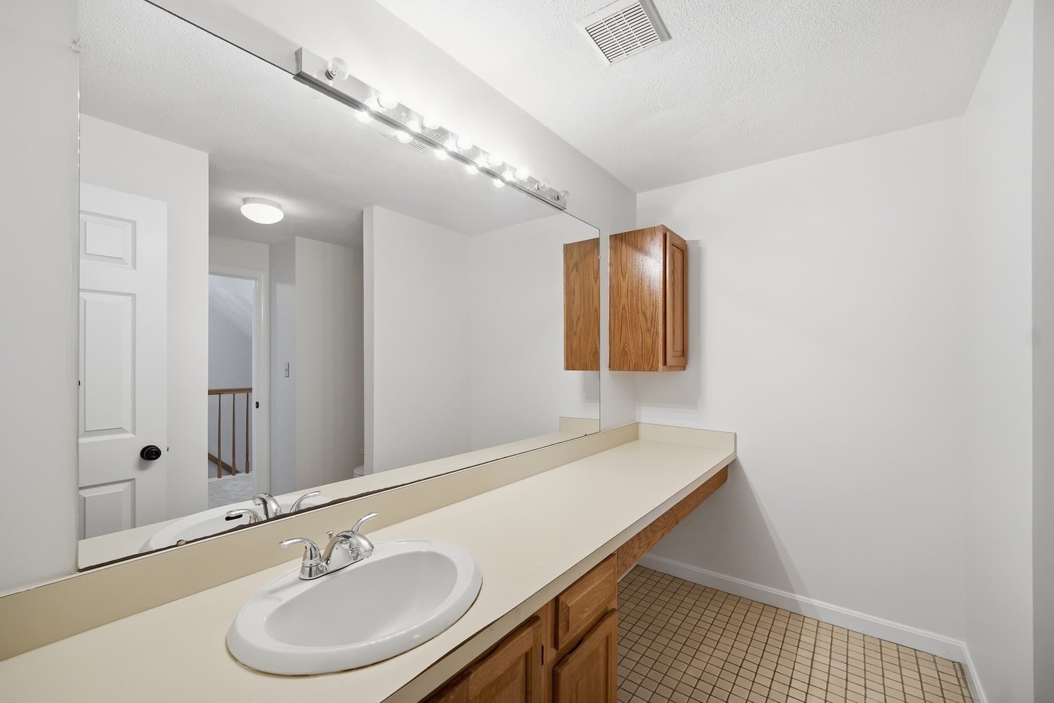 Condominium at 4 Oak Ridge # 1, Maynard MA 01754, Maynard, photo 17 of 27
