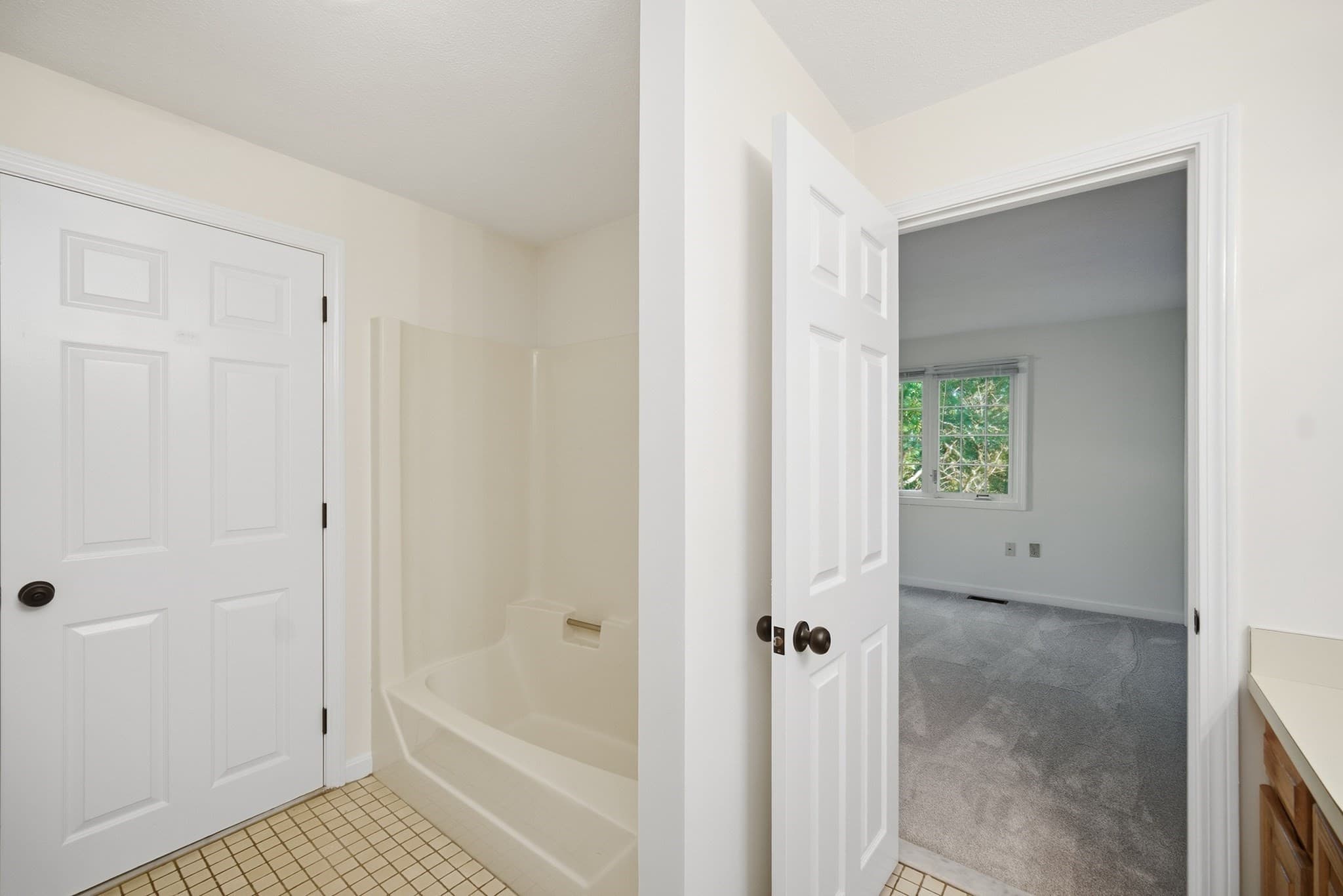 Condominium at 4 Oak Ridge # 1, Maynard MA 01754, Maynard, photo 16 of 27