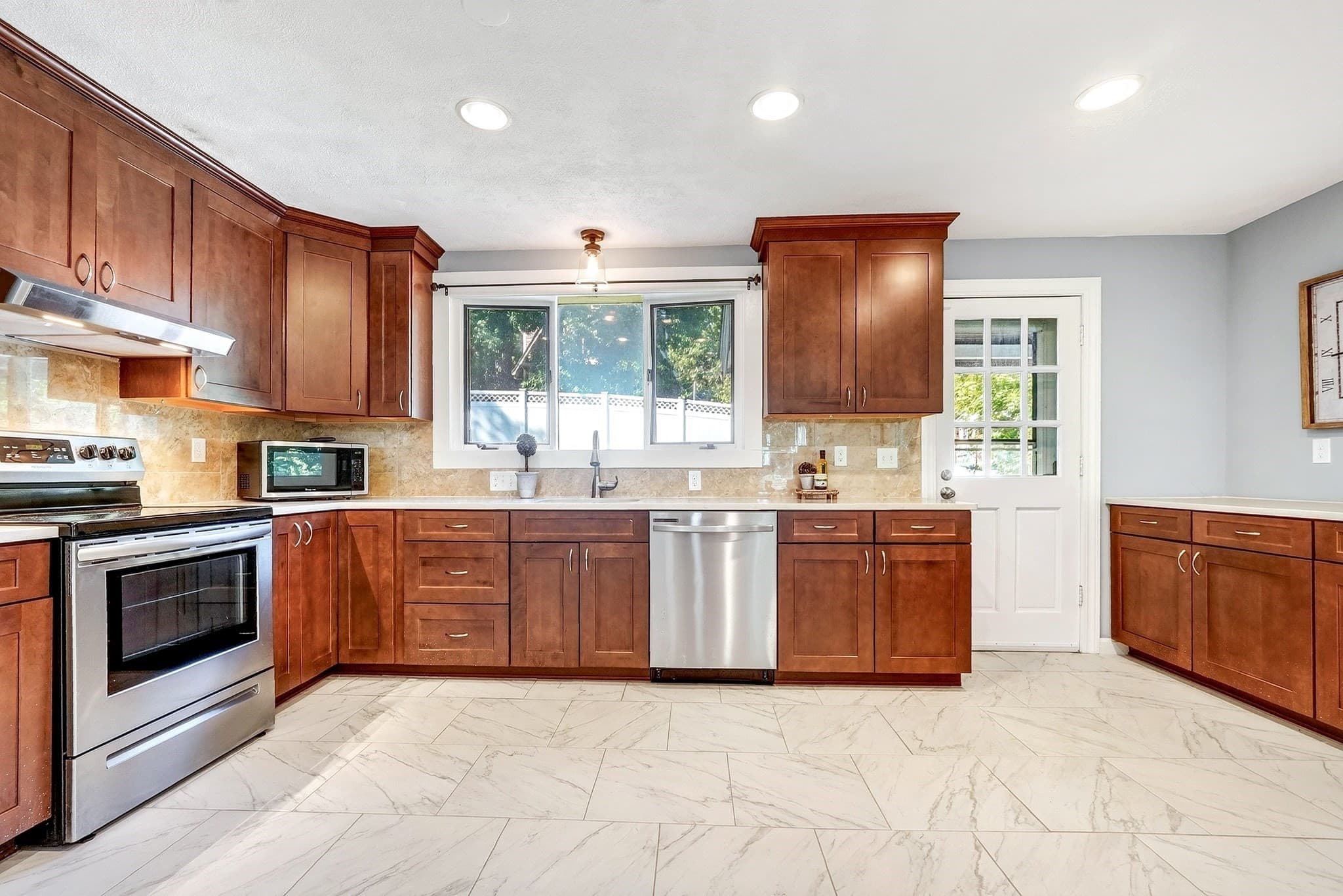 Single Family Residence at 51 Lindenwood Road, Stoneham MA 02180, Stoneham, photo 14 of 37
