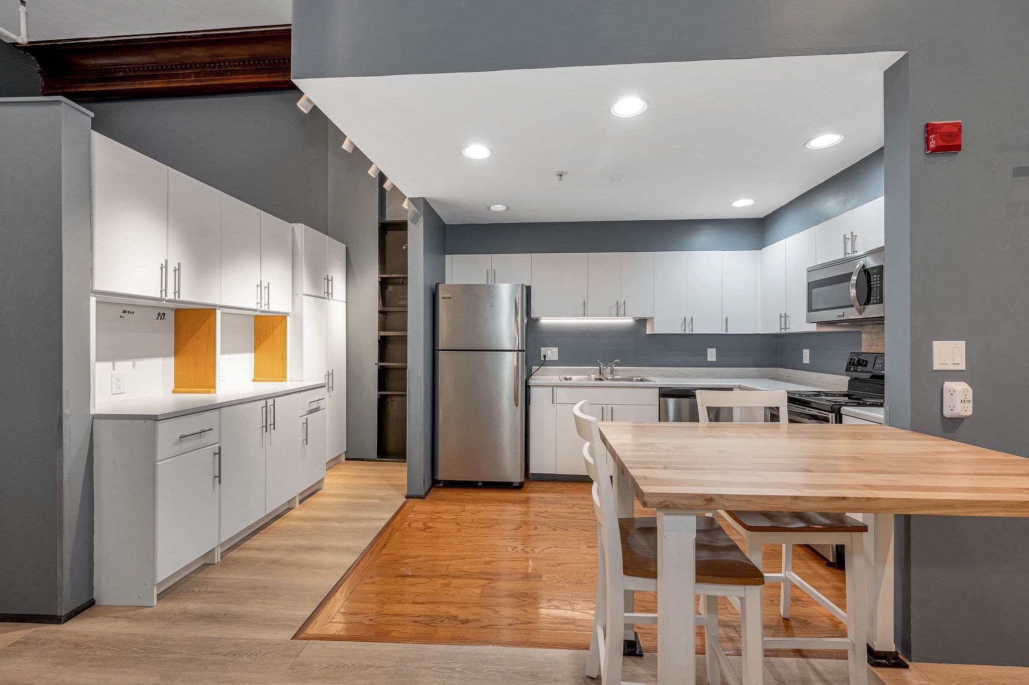 Condominium at 172 Middle St # 204, Lowell MA 01852, Lowell, photo 5 of 31
