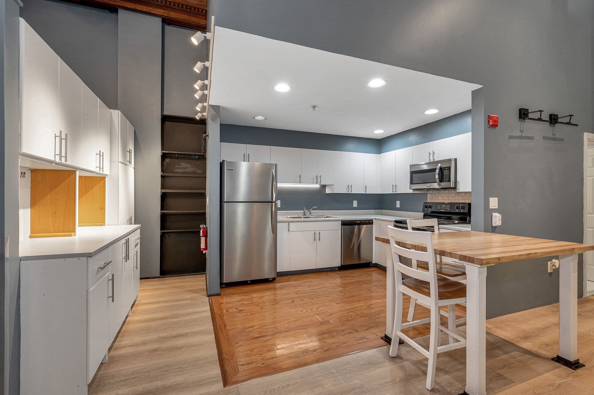 Condominium at 172 Middle St # 204, Lowell MA 01852, Lowell, photo 4 of 31