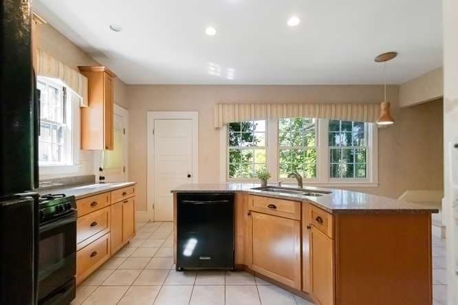 Single Family Residence at 7 Lakeview Terrace, Winchester MA 01890, Winchester, photo 23 of 42