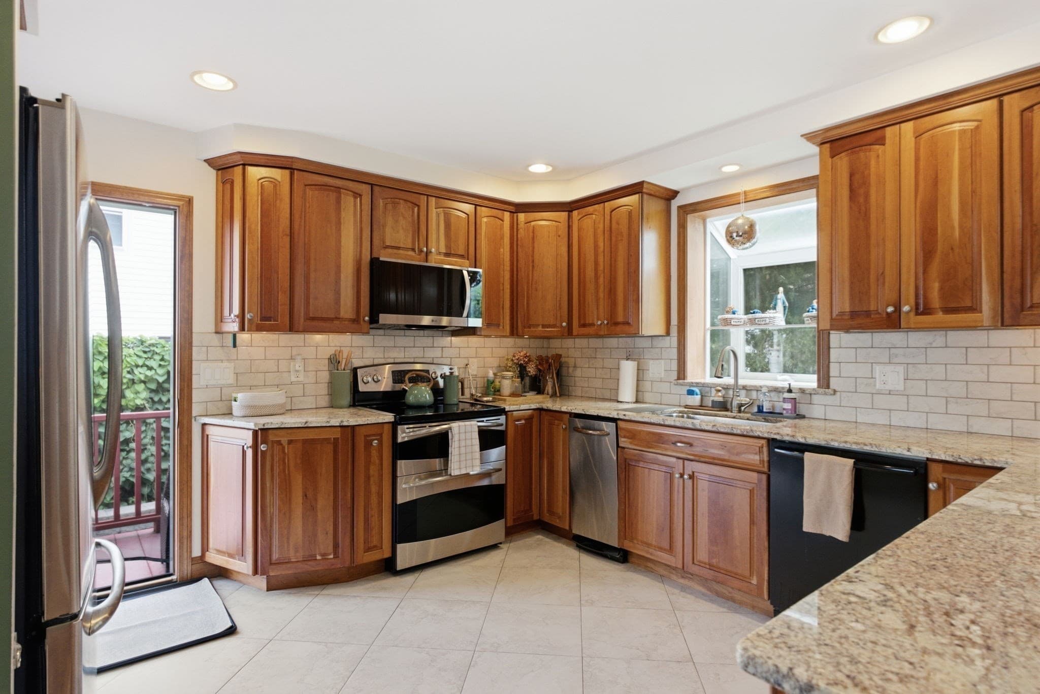 Single Family Residence at 35 Triton Ave, Winthrop MA 02152, Winthrop, photo 7 of 28