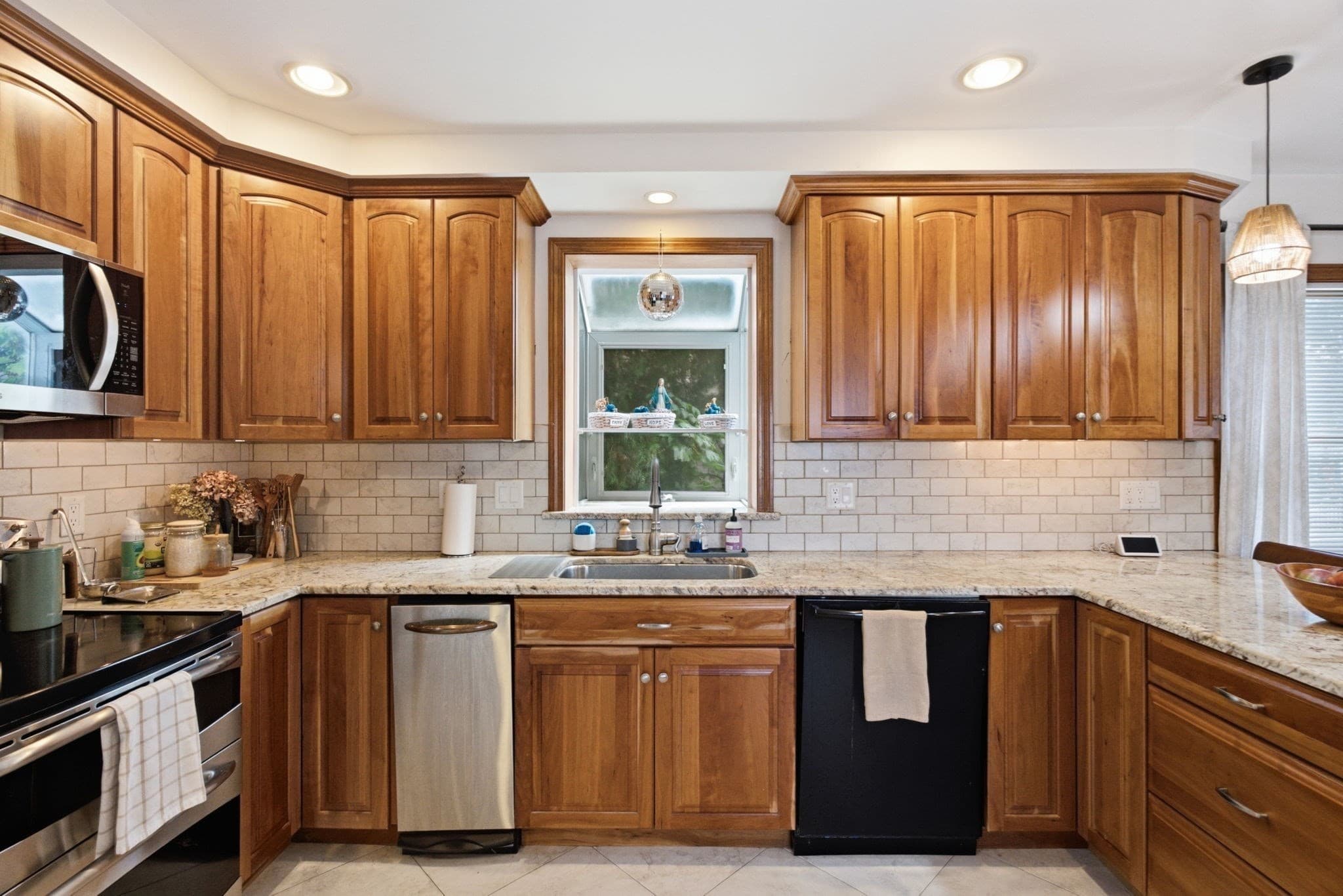 Single Family Residence at 35 Triton Ave, Winthrop MA 02152, Winthrop, photo 9 of 28