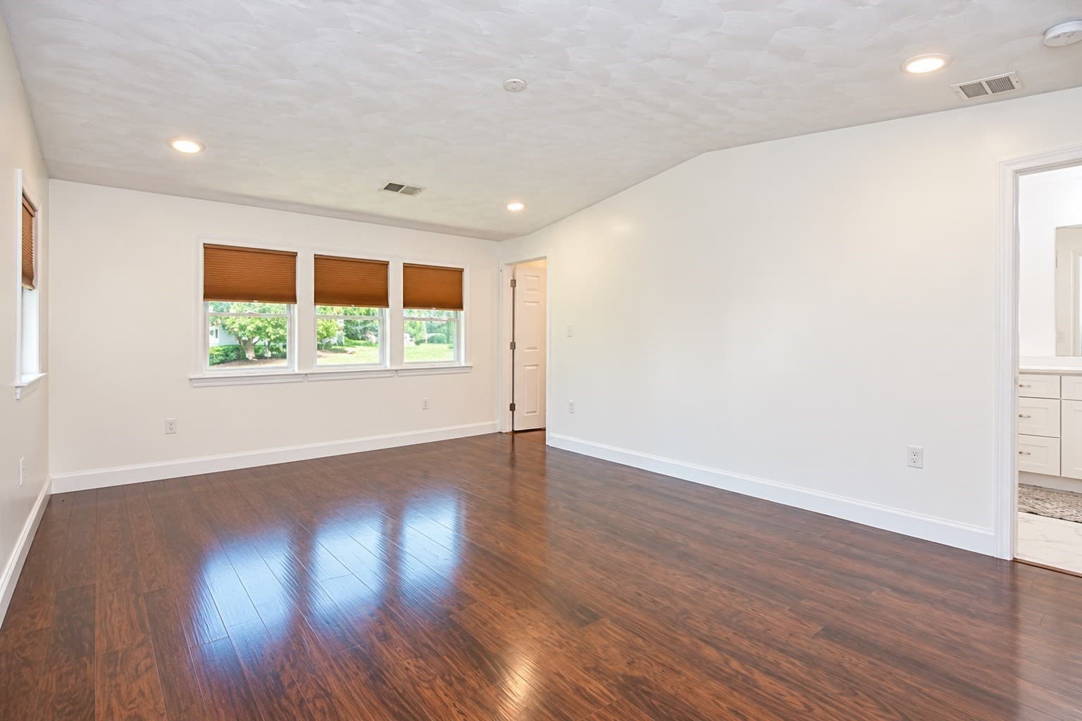 Single Family Residence at 12 Fairfield Ter, Framingham MA 01701, Framingham, photo 11 of 24
