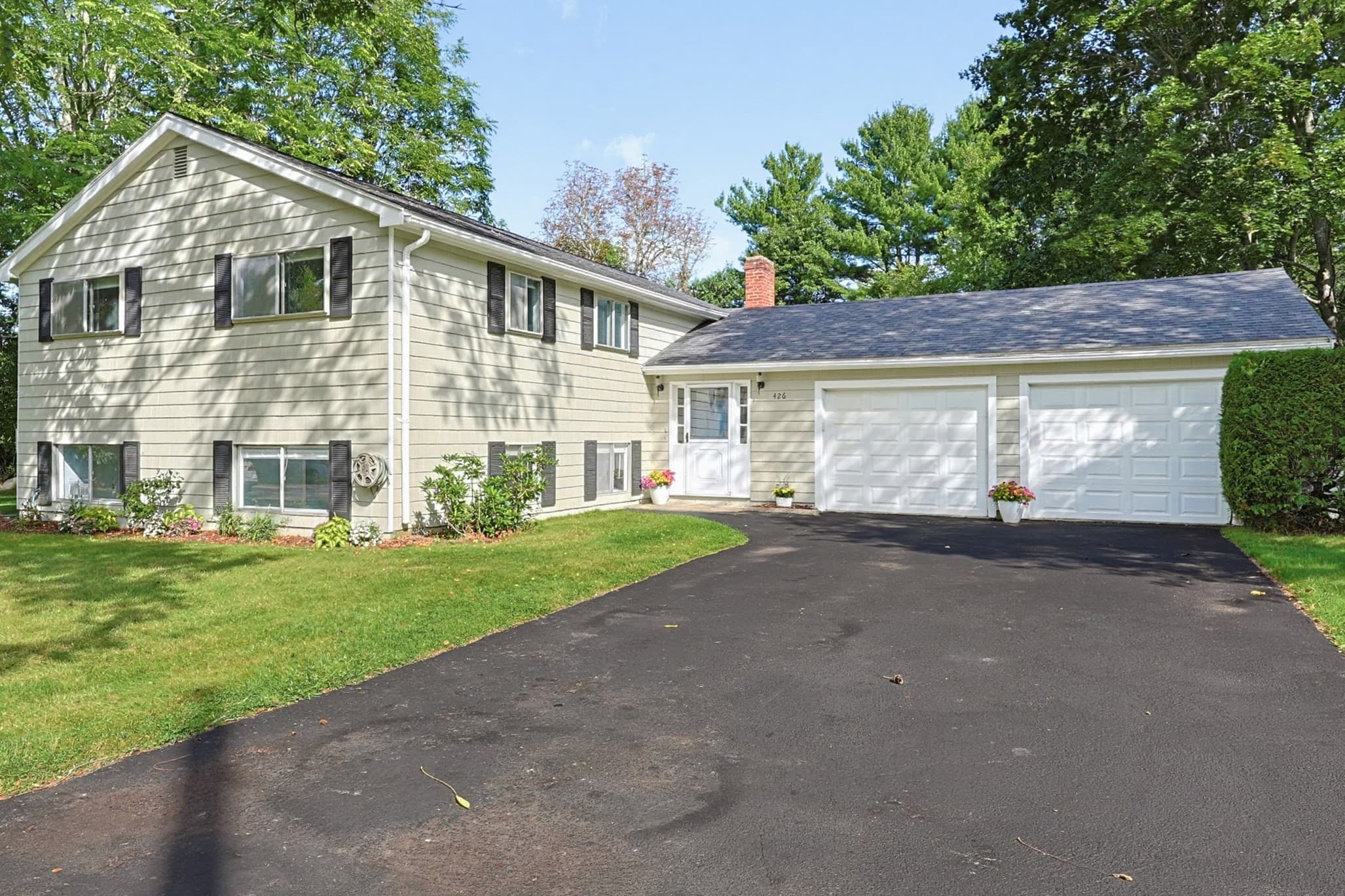 Single Family Residence at 426 Chamberlain St., Holliston MA 01746, Holliston, photo 2 of 41