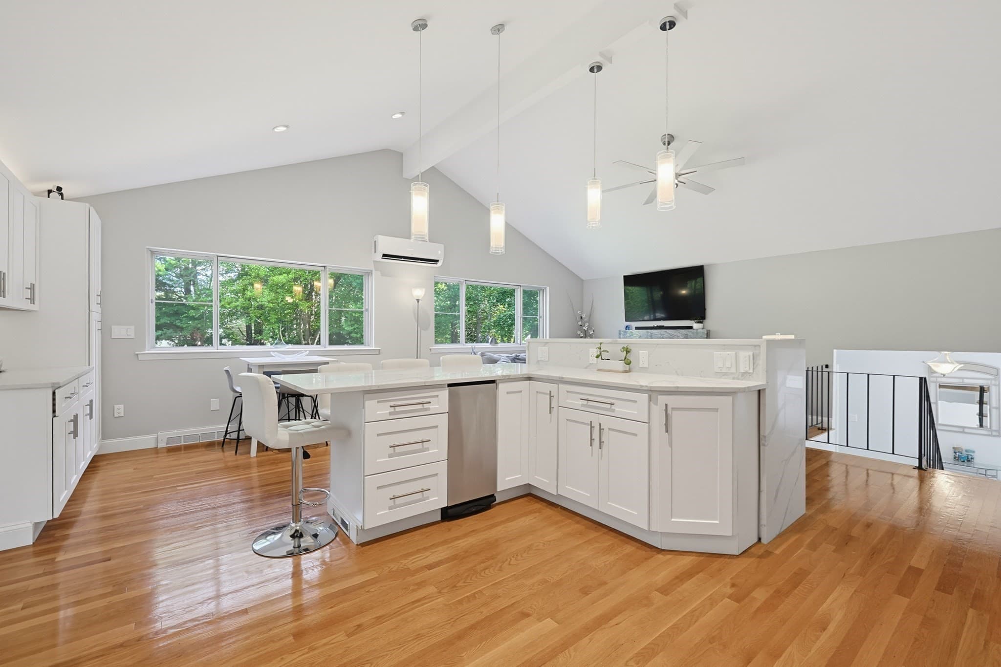 Single Family Residence at 426 Chamberlain St., Holliston MA 01746, Holliston, photo 7 of 41