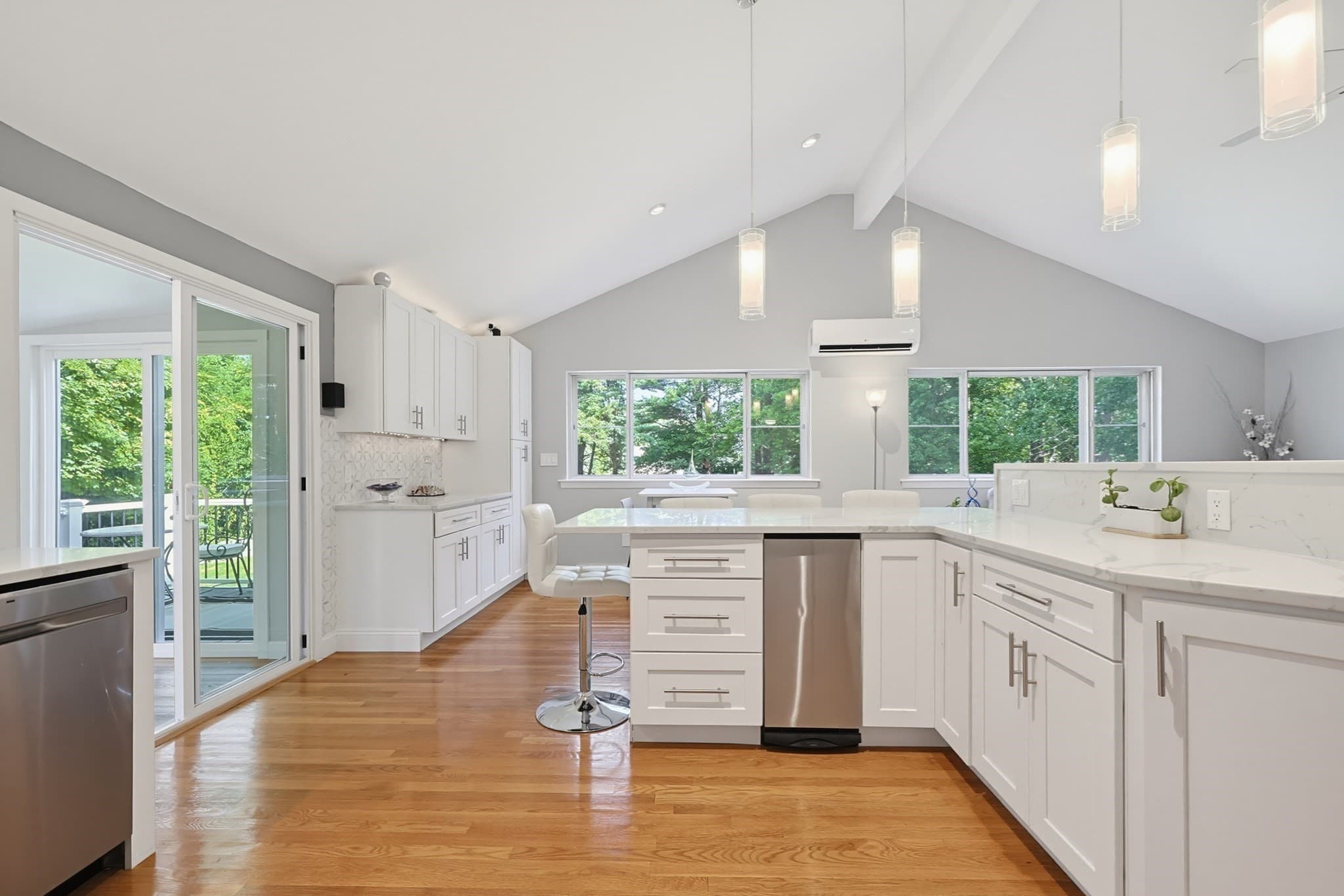 Single Family Residence at 426 Chamberlain St., Holliston MA 01746, Holliston, photo 9 of 41