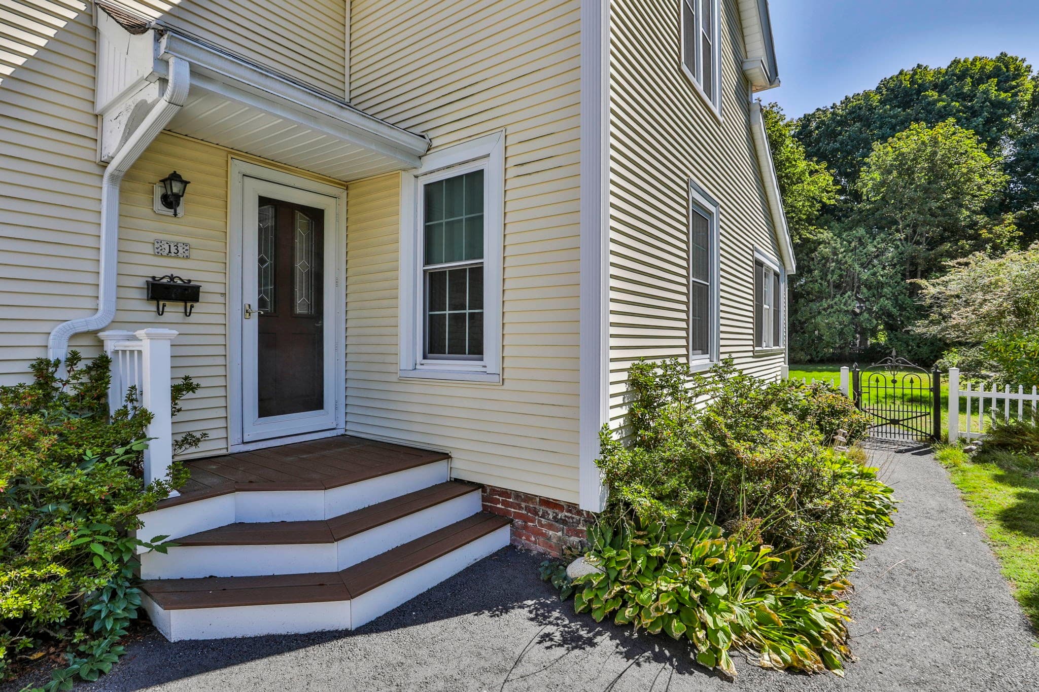 Single Family Residence at 13 Collins St, Newburyport MA 01950, Newburyport, photo 2 of 32