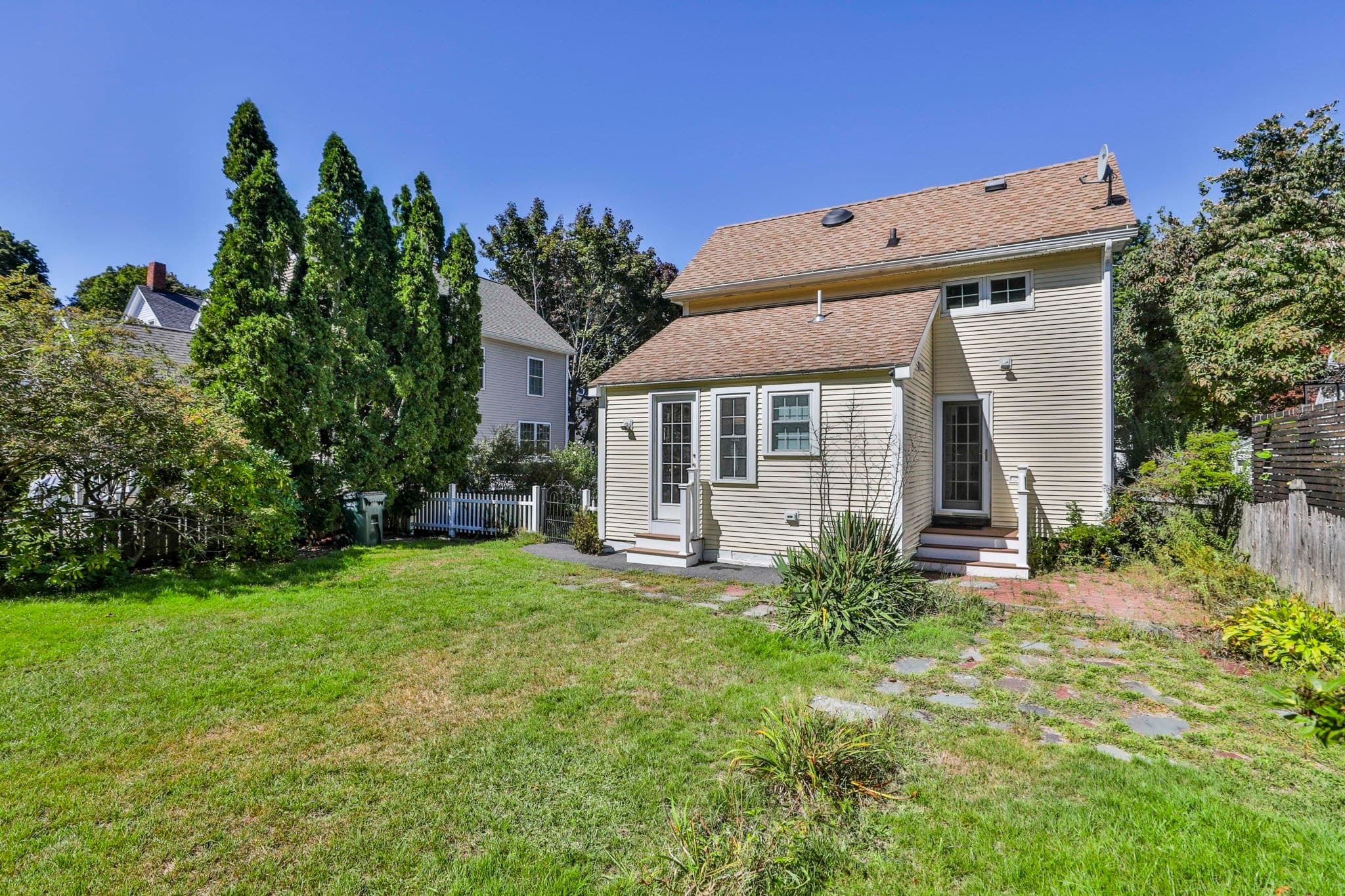 Single Family Residence at 13 Collins St, Newburyport MA 01950, Newburyport, photo 7 of 32
