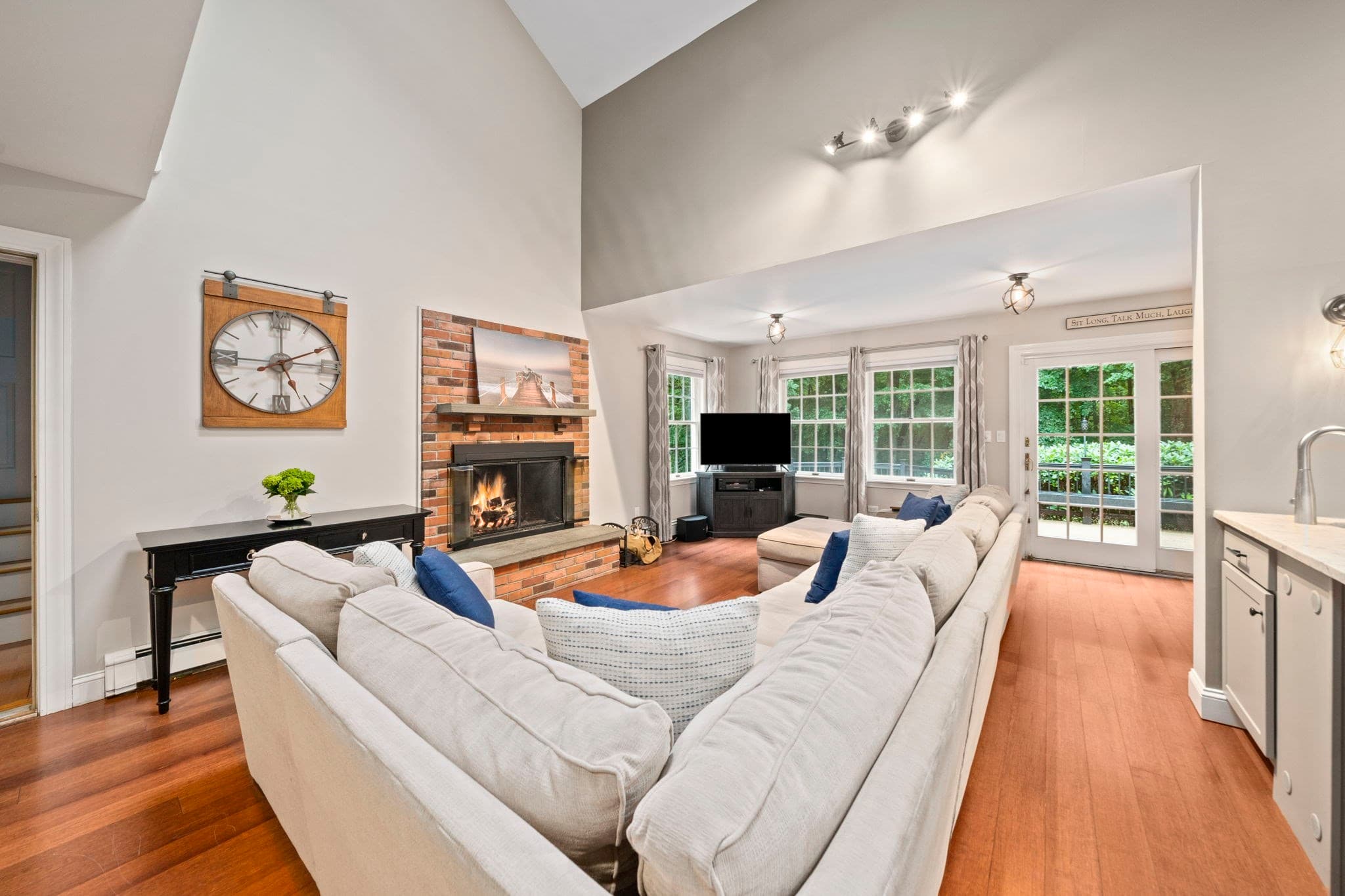 Single Family Residence at 1 Millets Ln, Manchester MA 01944, Manchester, photo 9 of 42