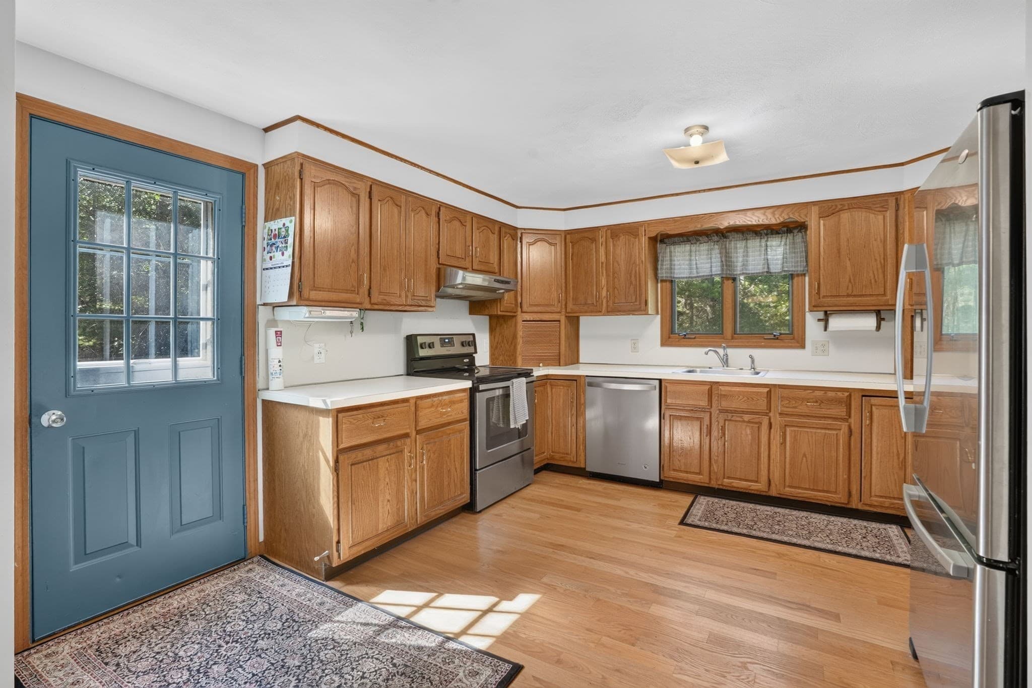 Single Family Residence at 210 Tispaquin St, Middleboro MA 02346, Middleboro, photo 9 of 38
