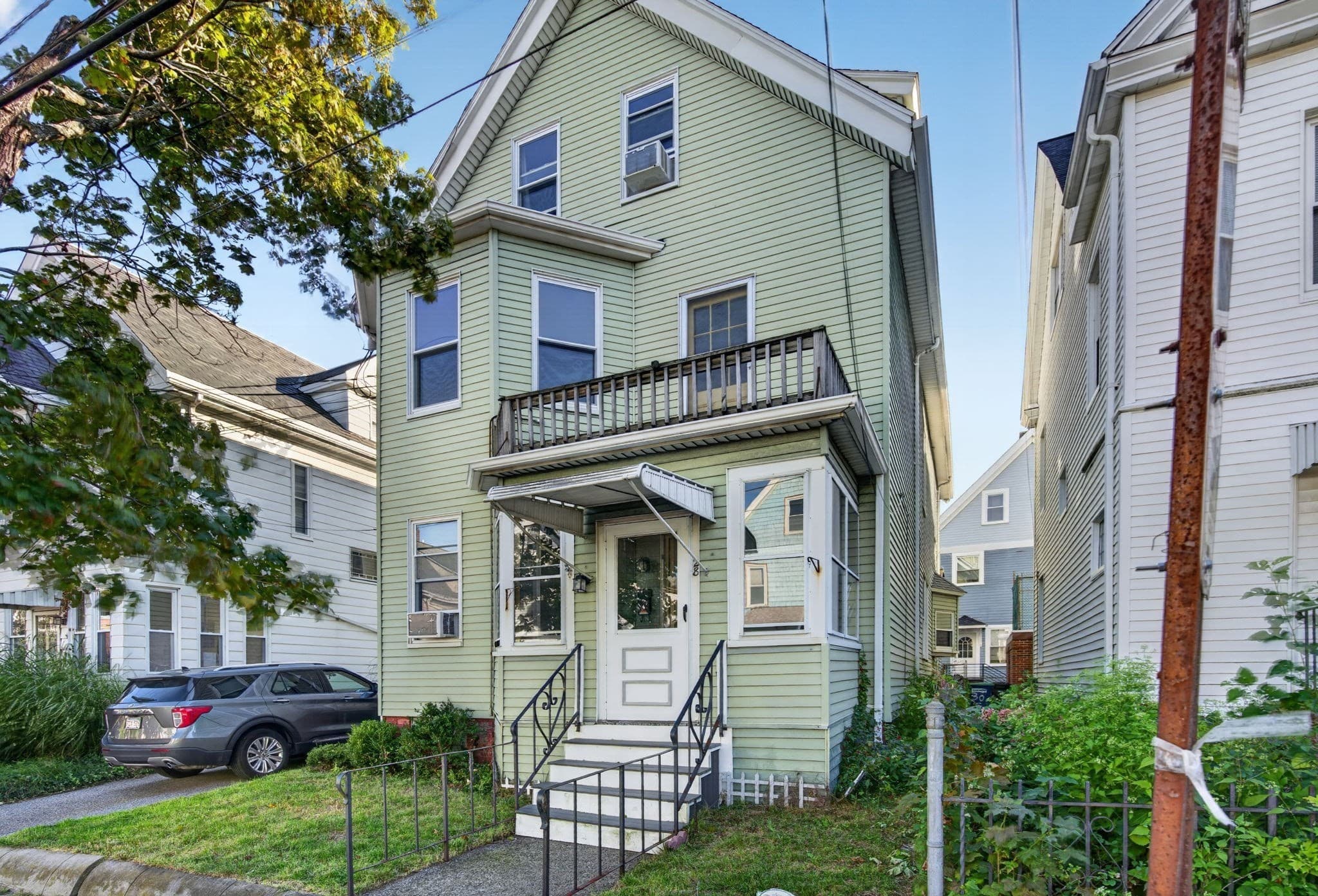 28 Gibbens St, Somerville MA 02143