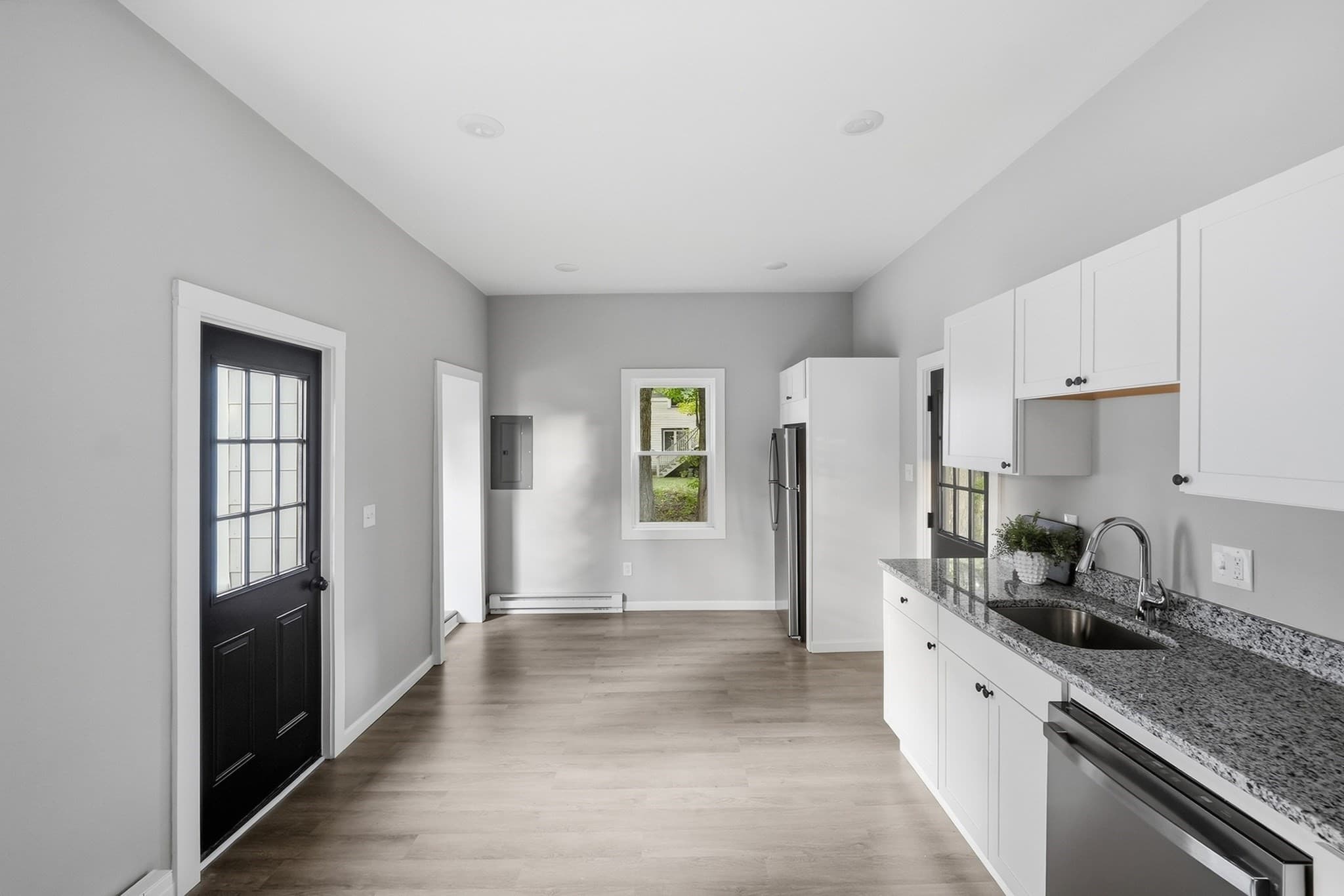 Single Family Residence at 384 Mill St, Gardner MA 01440, Gardner, photo 9 of 21