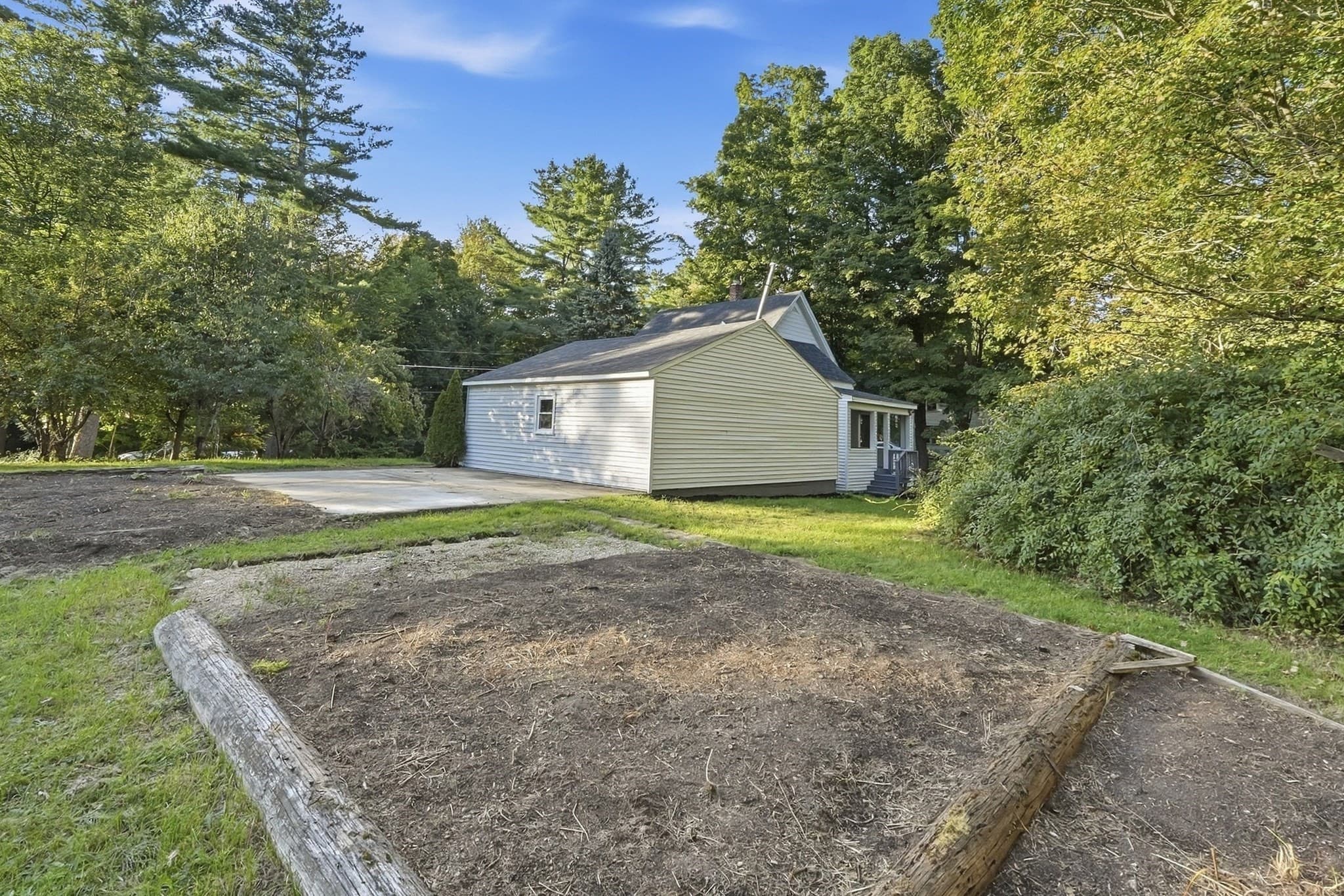 Single Family Residence at 384 Mill St, Gardner MA 01440, Gardner, photo 18 of 21