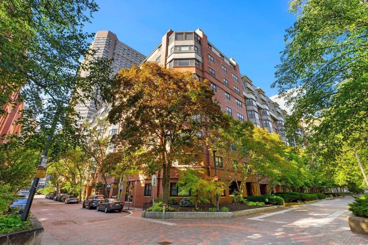 16 Harcourt Street # 9F, Boston MA 02116